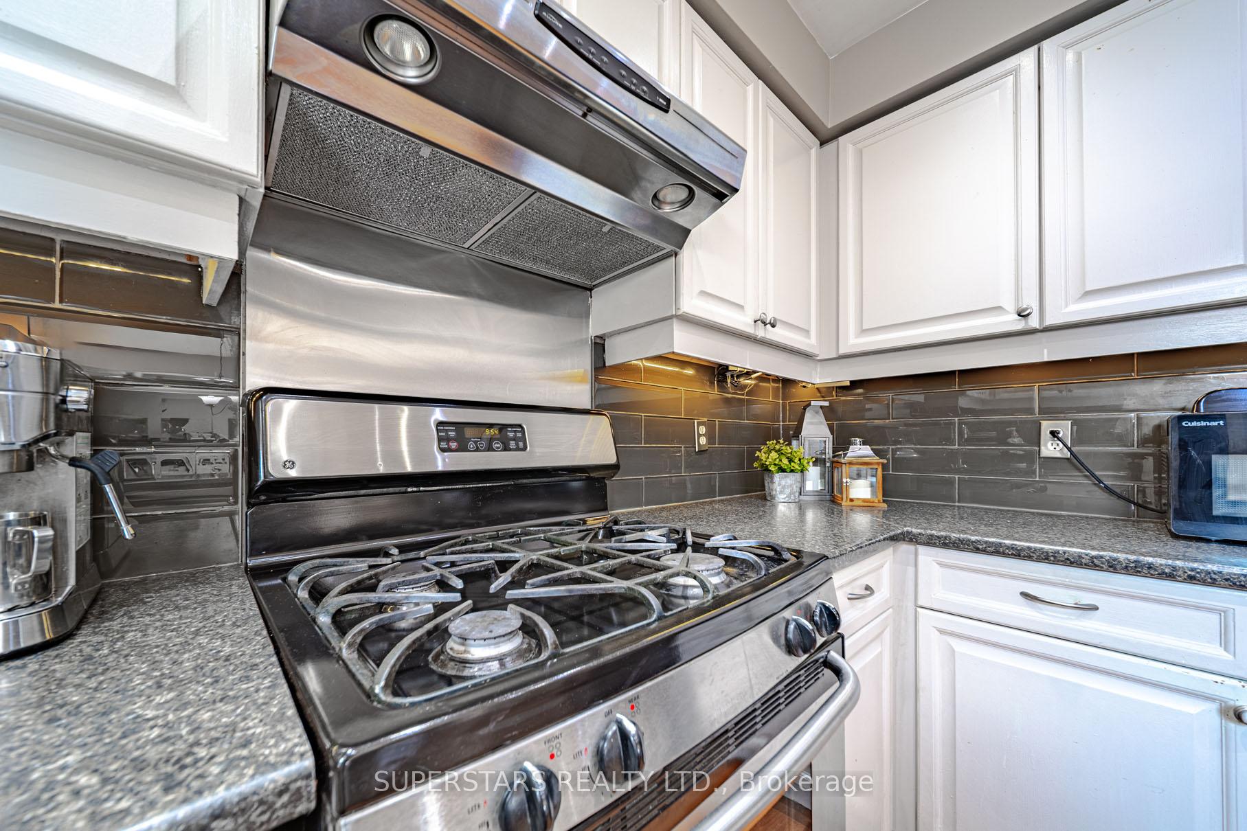 Photo 17 of 29 Arborfield Lane, Markham, Markville — HOMEH