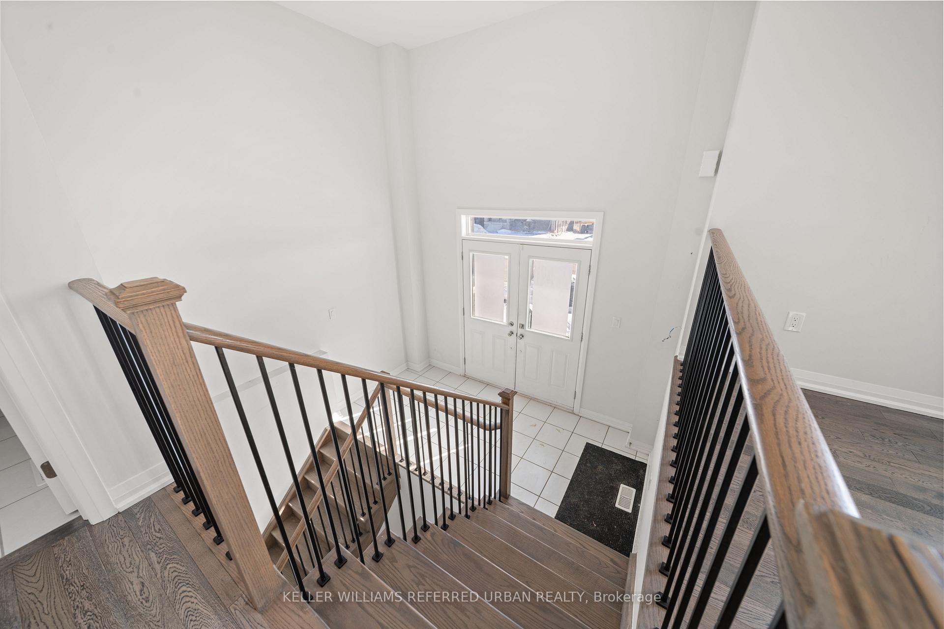 Photo 3 of Unit Main & Upper, 1466 Stovell Crescent, Innisfil, Lefroy — HOMEH