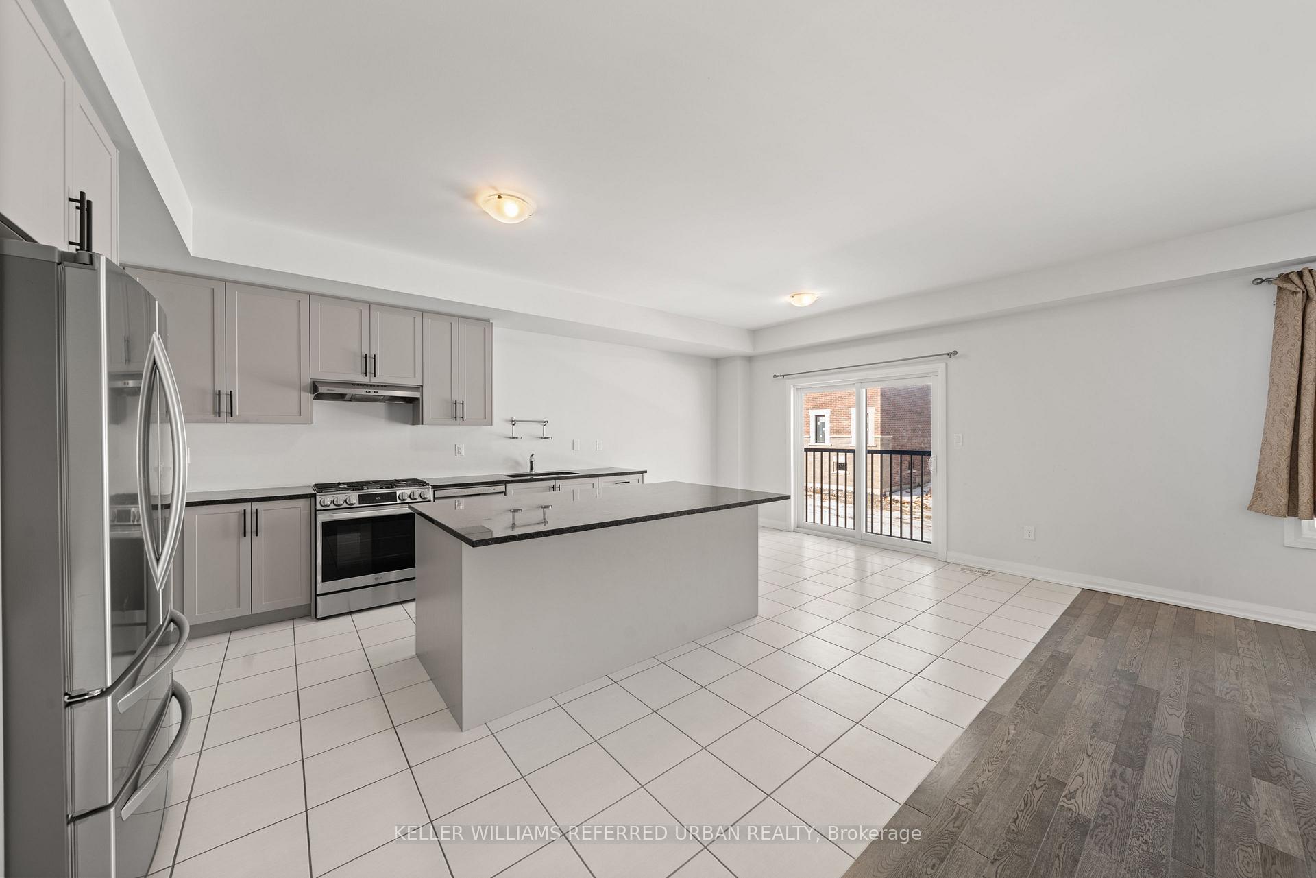 Photo 10 of Unit Main & Upper, 1466 Stovell Crescent, Innisfil, Lefroy — HOMEH