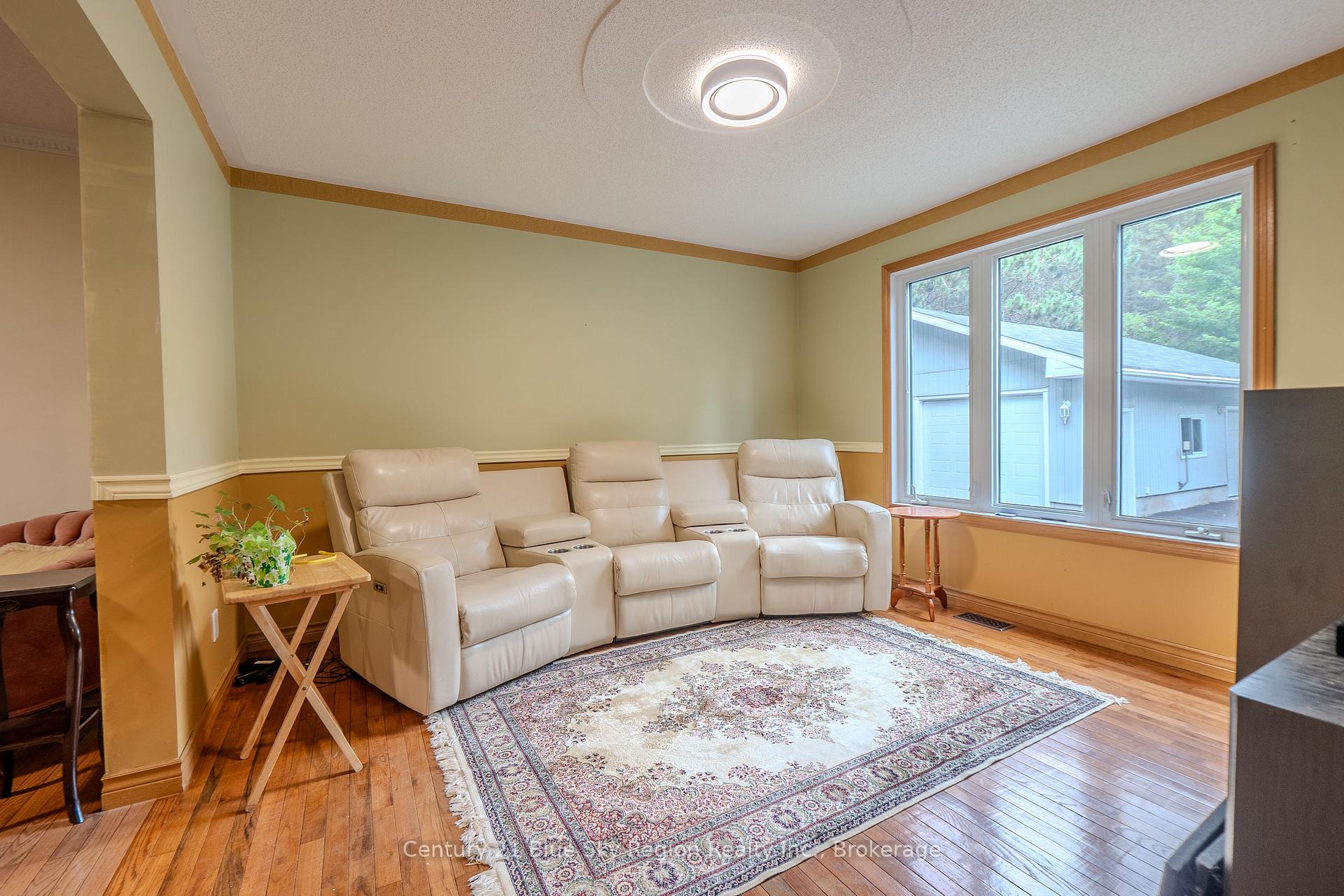 Photo 18 of 310 Pinecreek Crescent N, Callander — HOMEH