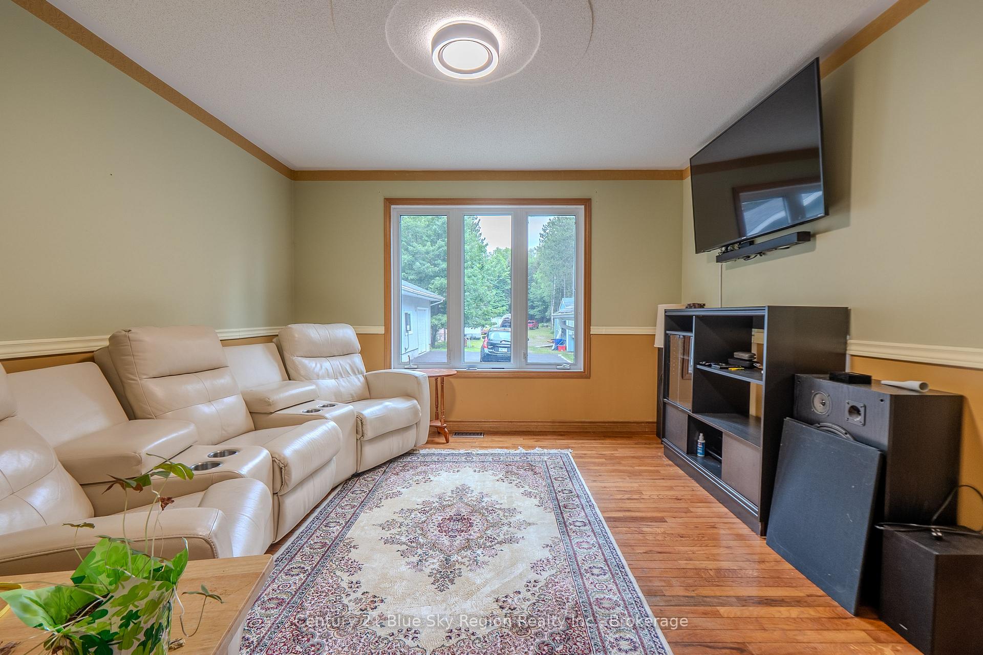 Photo 19 of 310 Pinecreek Crescent N, Callander — HOMEH