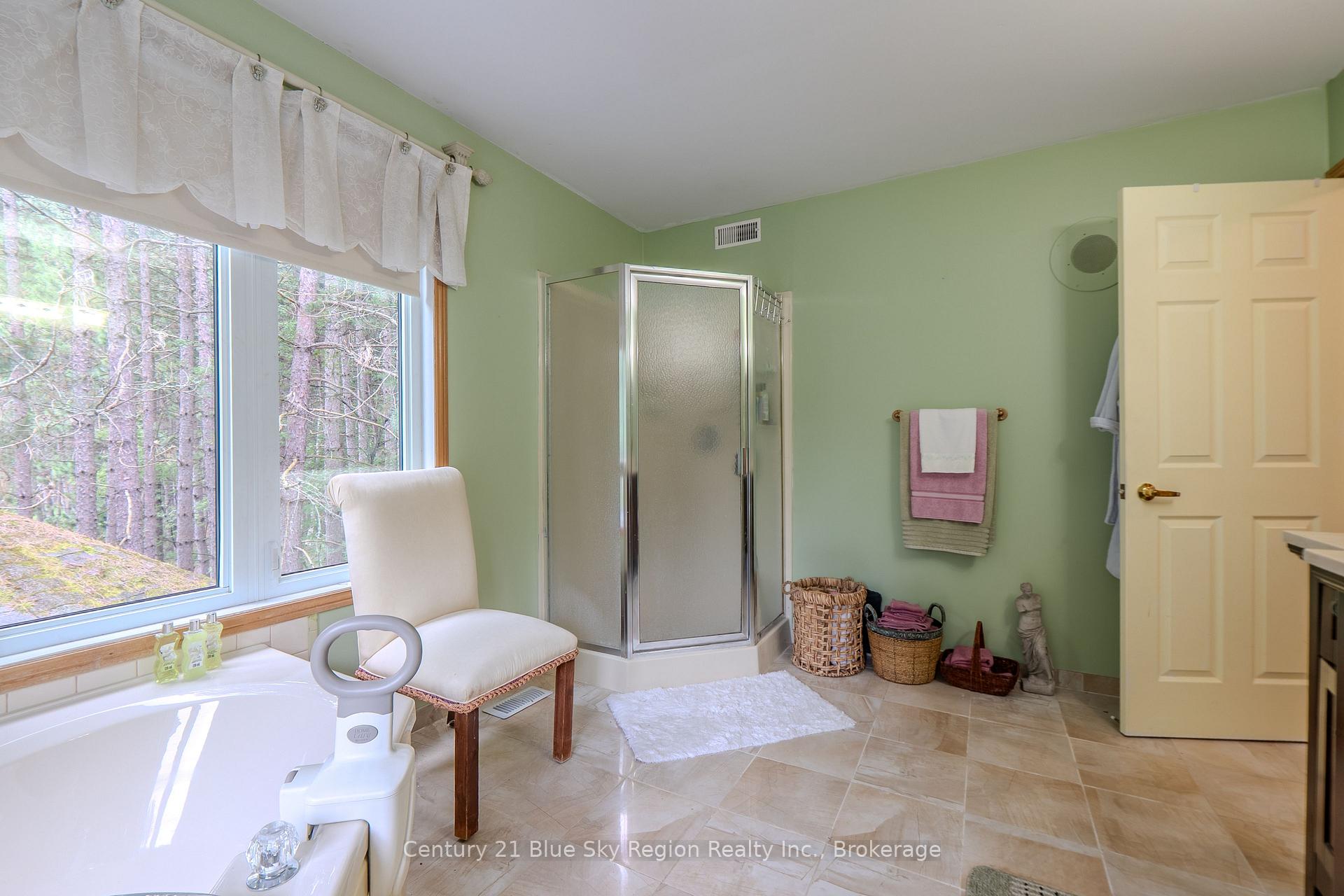 Photo 25 of 310 Pinecreek Crescent N, Callander — HOMEH