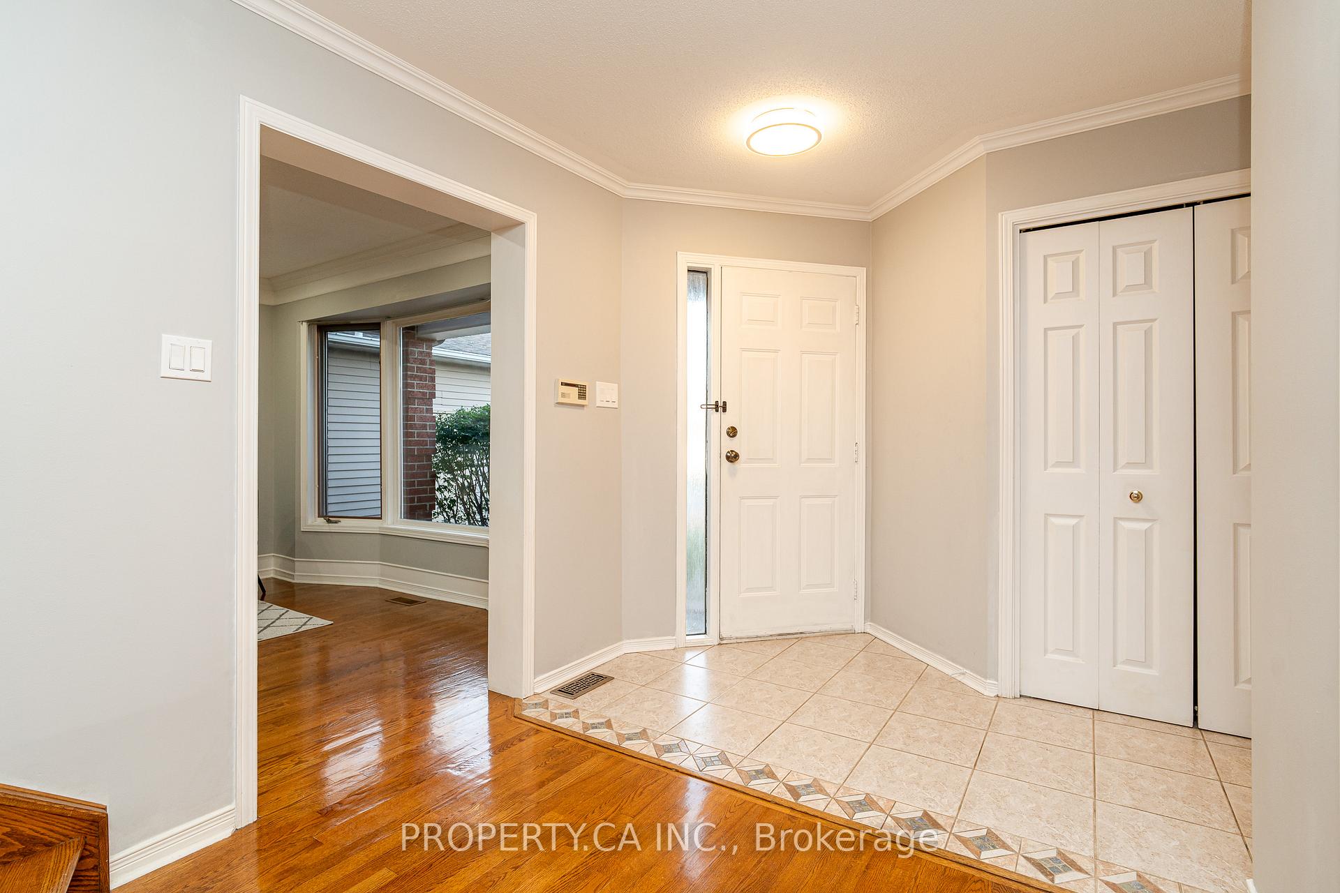 Photo 2 of 11 Dossetter Way, Ottawa, Hunt Club Park — HOMEH
