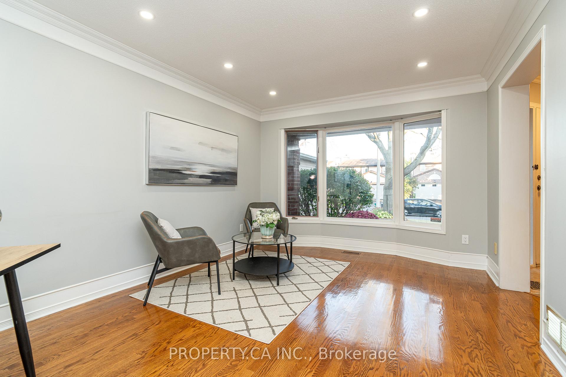 Photo 4 of 11 Dossetter Way, Ottawa, Hunt Club Park — HOMEH