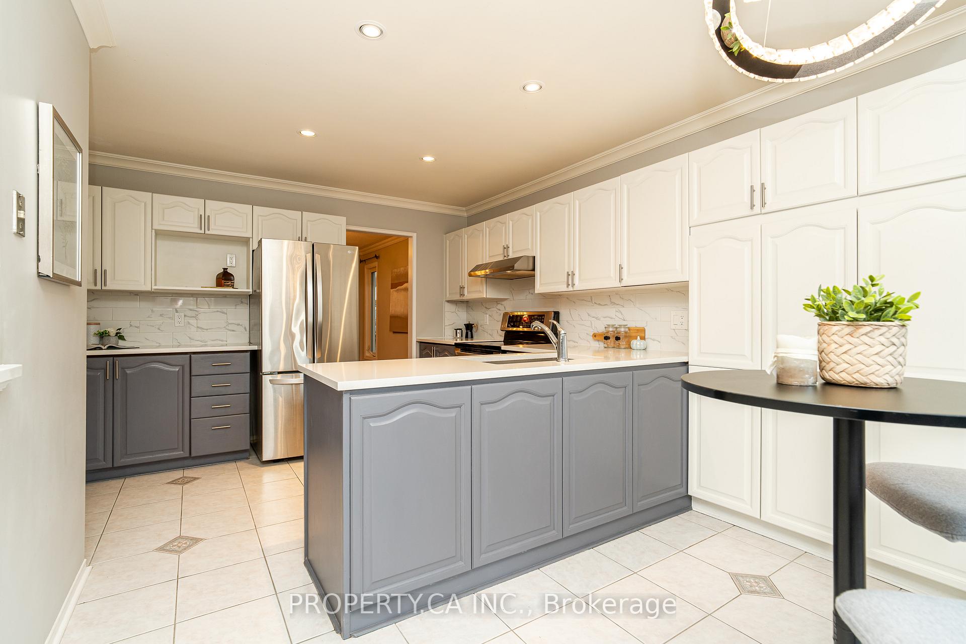 Photo 8 of 11 Dossetter Way, Ottawa, Hunt Club Park — HOMEH