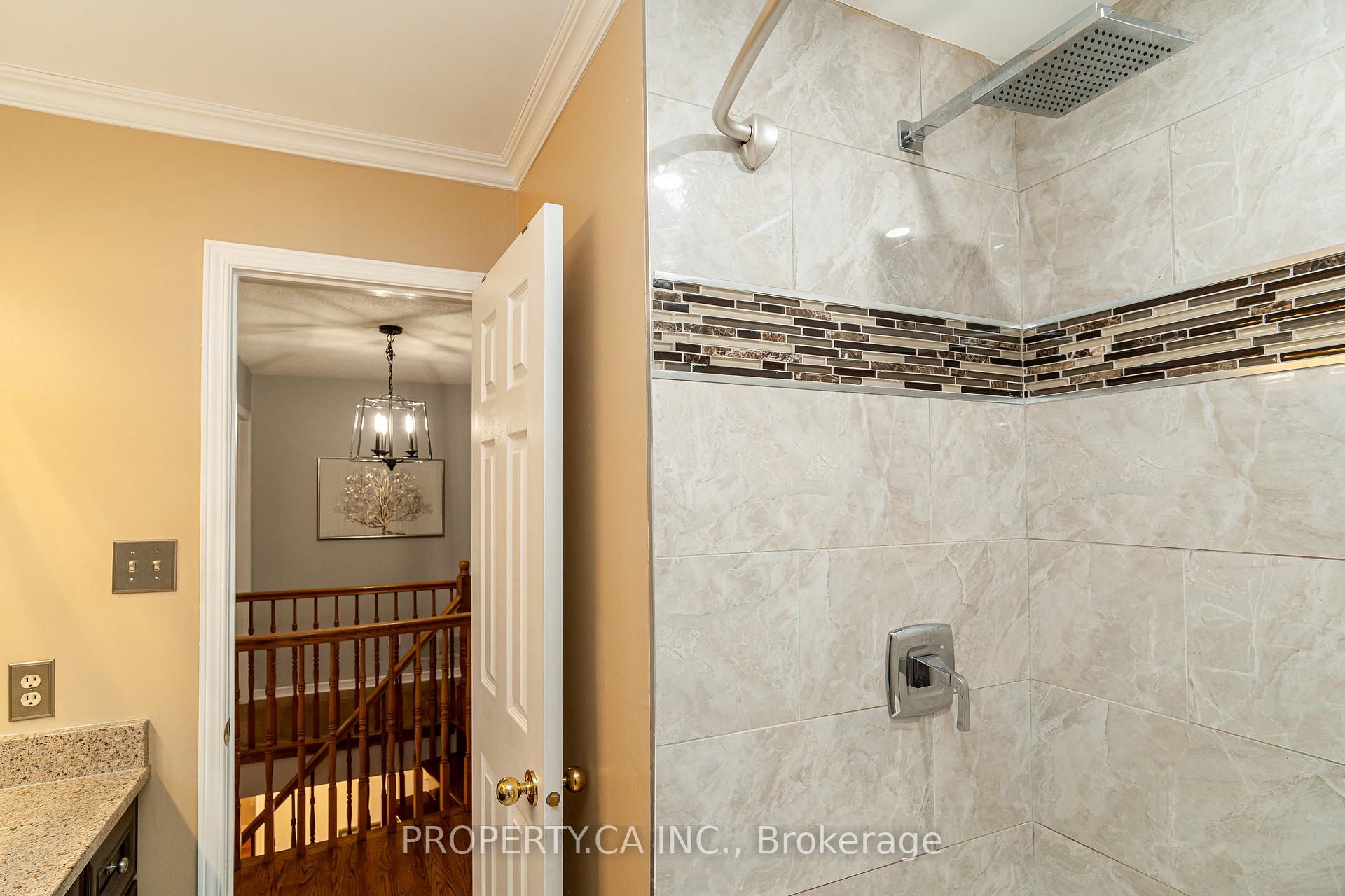 Photo 35 of 11 Dossetter Way, Ottawa, Hunt Club Park — HOMEH