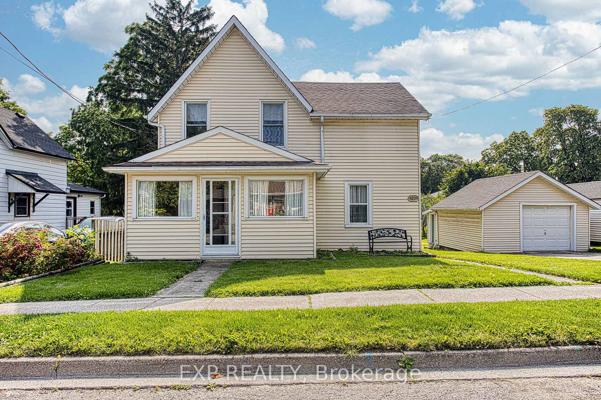 Photo 1 of 4207 William Street, Lincoln, Beamsville — HOMEH