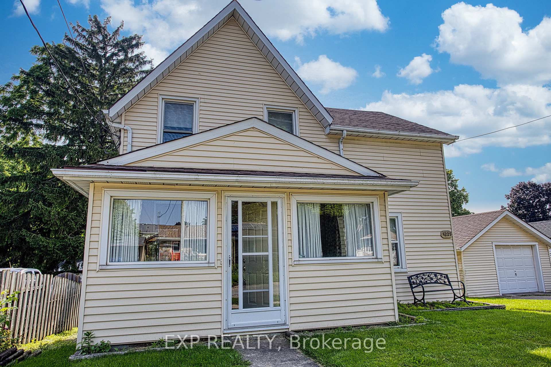 Photo 3 of 4207 William Street, Lincoln, Beamsville — HOMEH