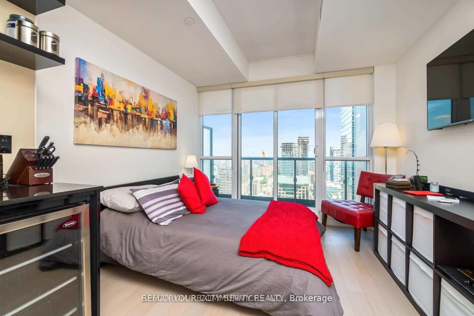 Photo 7 of Unit 3905, 70 Temperance Street, Toronto, Bay Street Corridor — HOMEH