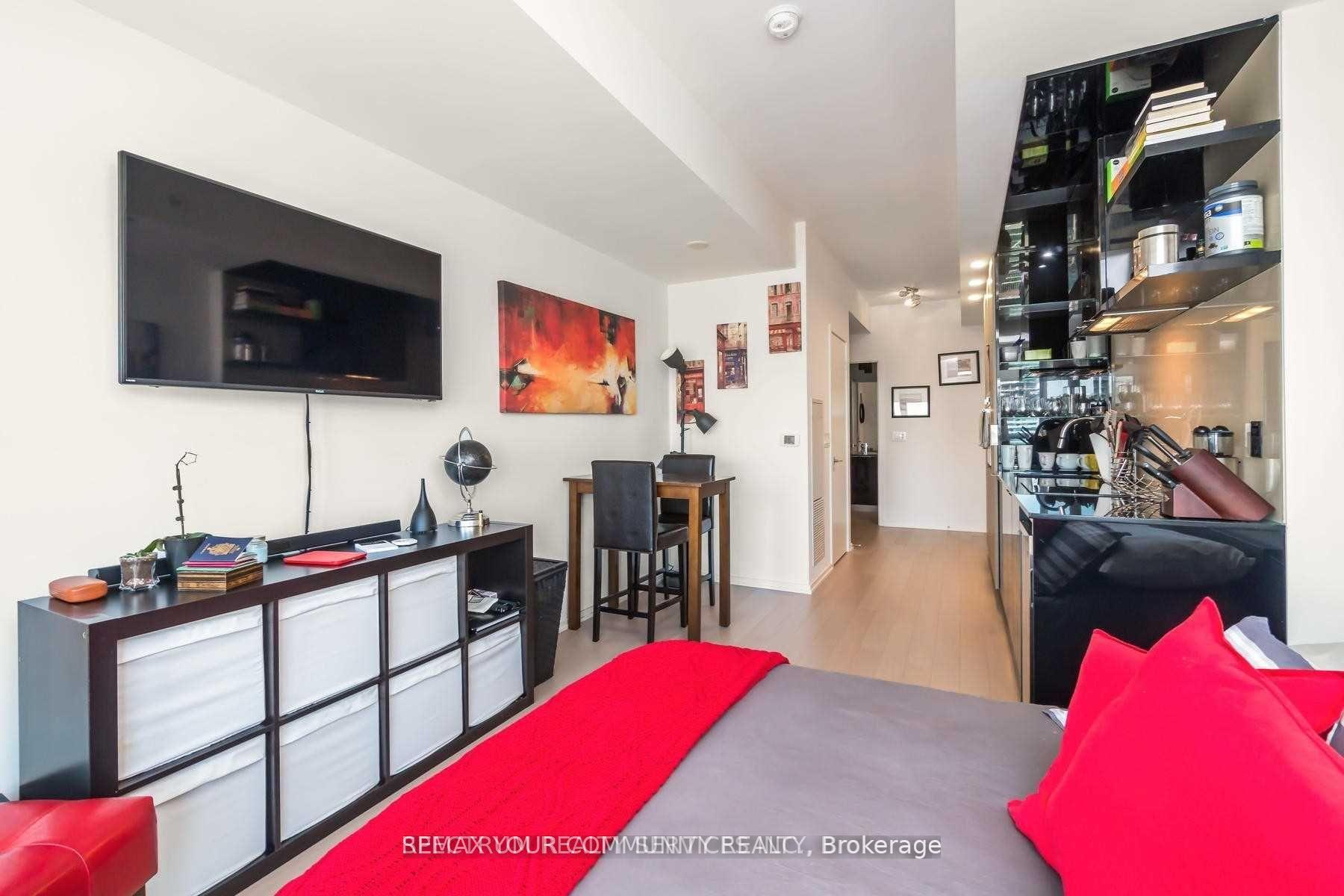 Photo 8 of Unit 3905, 70 Temperance Street, Toronto, Bay Street Corridor — HOMEH