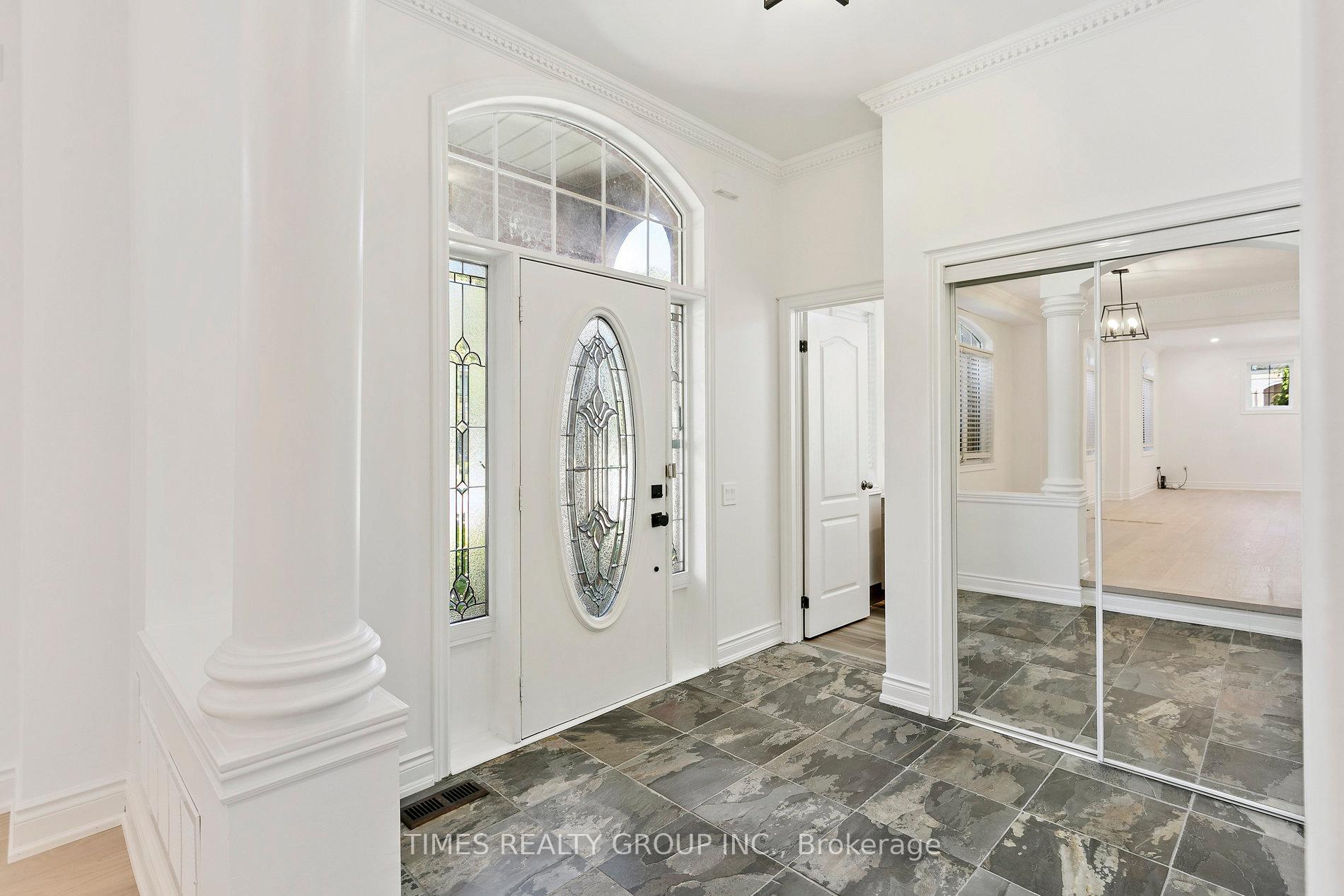 Photo 5 of 212 Creek Path Avenue, Oakville, Bronte — HOMEH