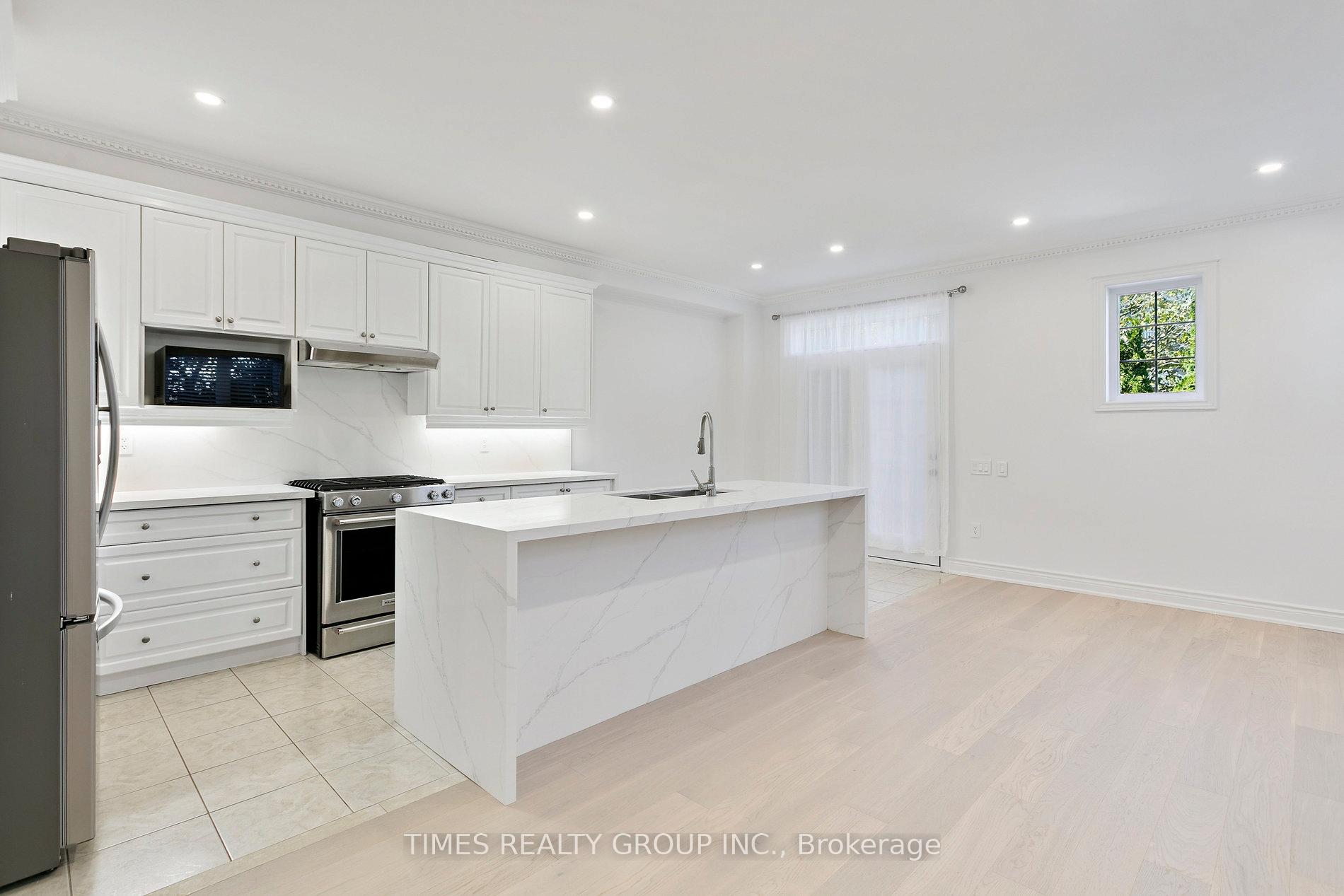 Photo 8 of 212 Creek Path Avenue, Oakville, Bronte — HOMEH