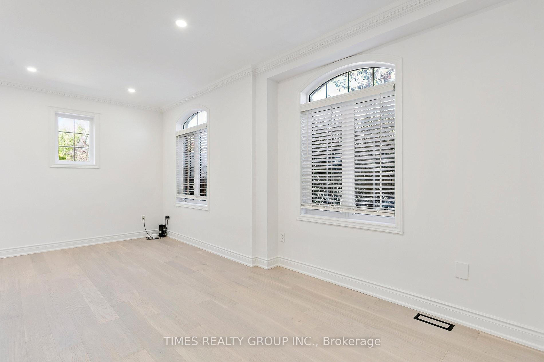 Photo 9 of 212 Creek Path Avenue, Oakville, Bronte — HOMEH