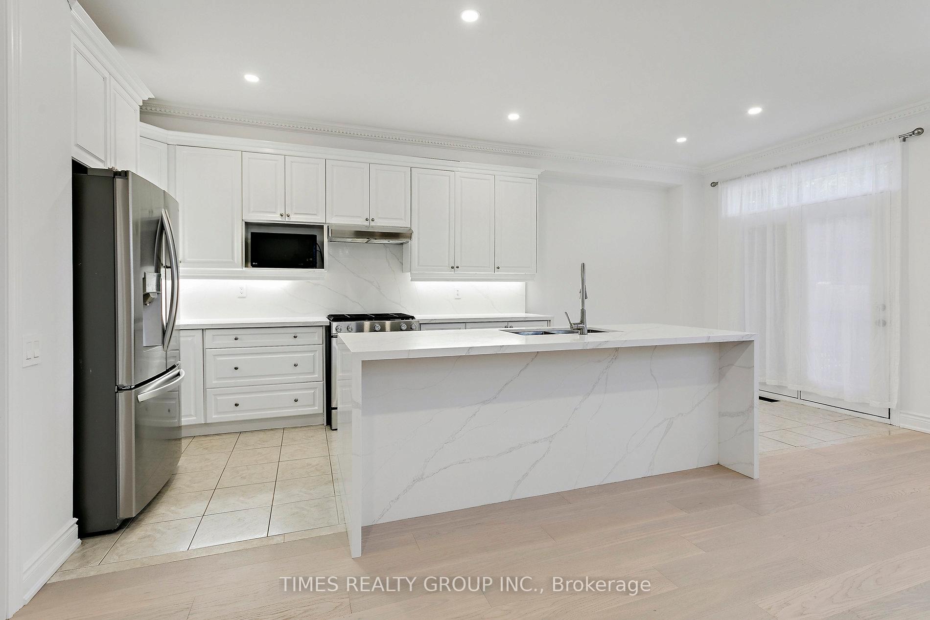 Photo 10 of 212 Creek Path Avenue, Oakville, Bronte — HOMEH