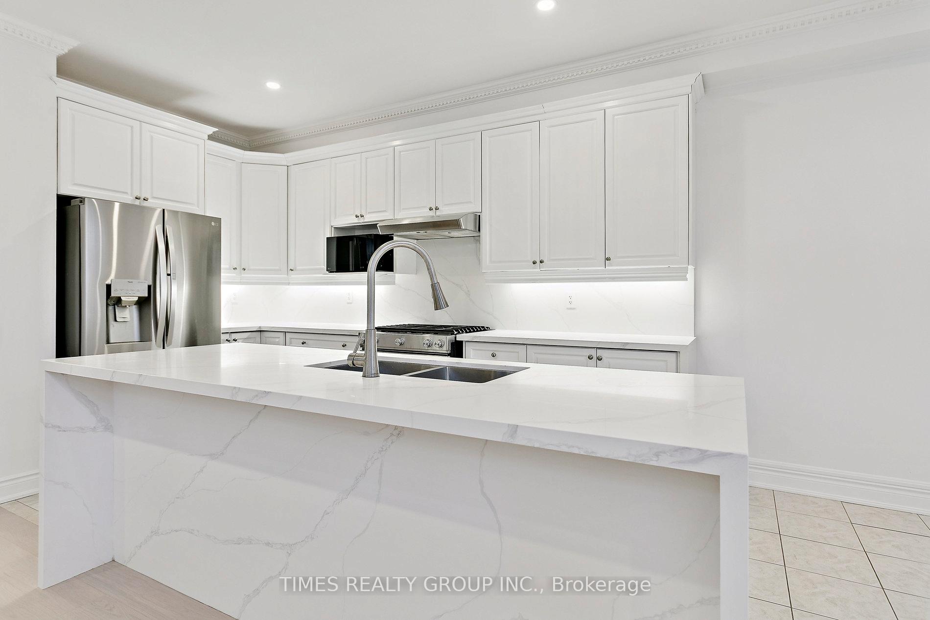 Photo 11 of 212 Creek Path Avenue, Oakville, Bronte — HOMEH