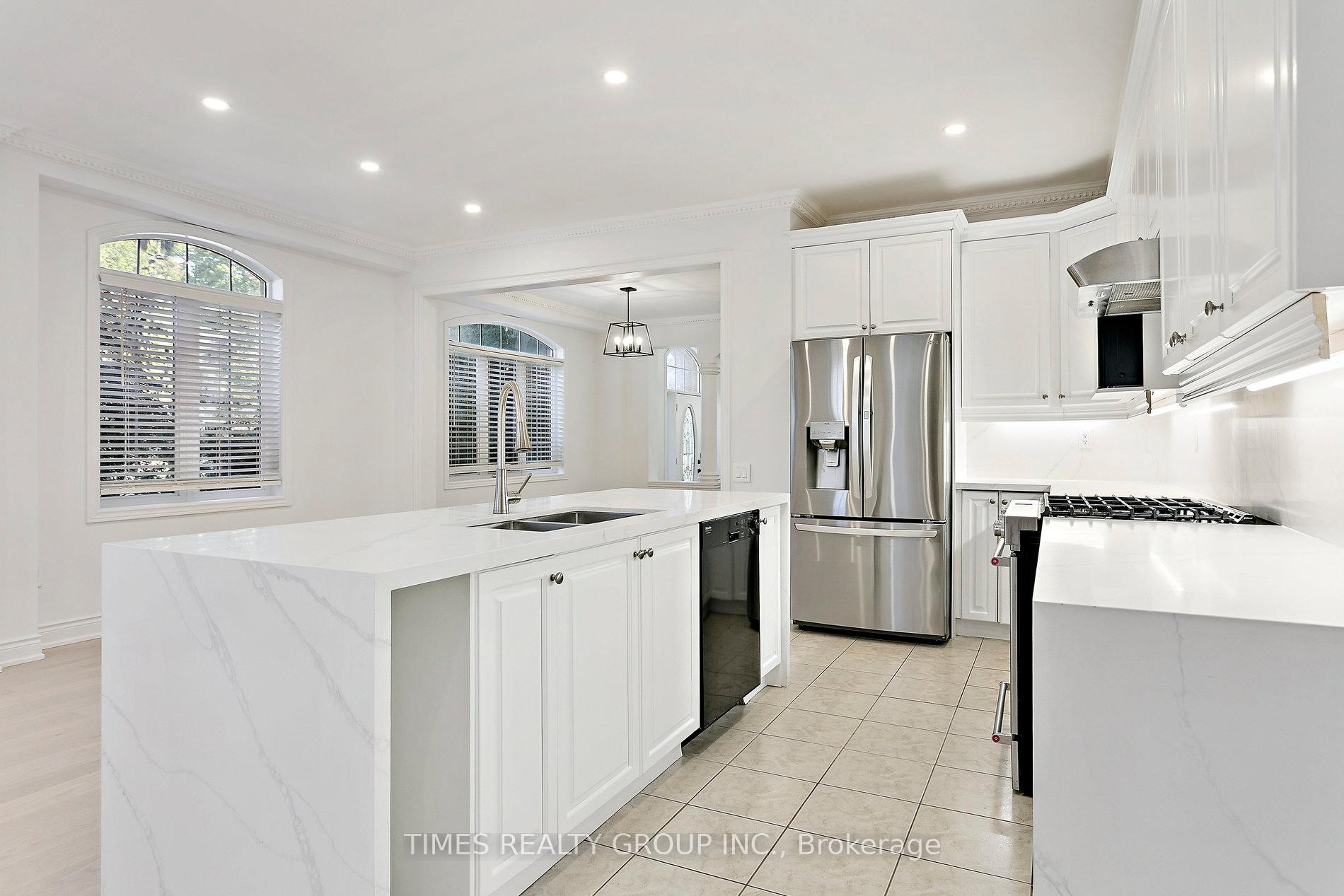 Photo 12 of 212 Creek Path Avenue, Oakville, Bronte — HOMEH