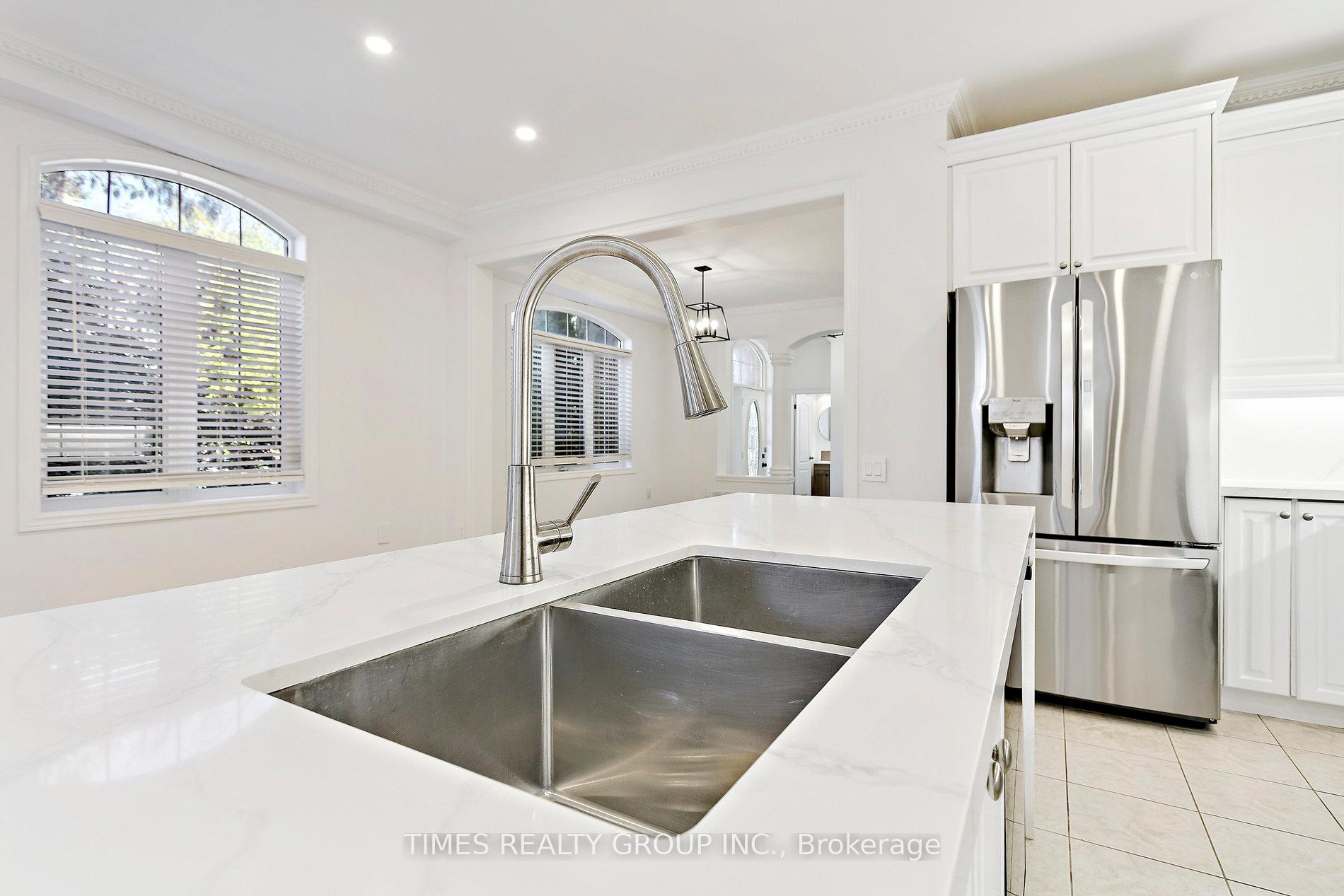 Photo 14 of 212 Creek Path Avenue, Oakville, Bronte — HOMEH