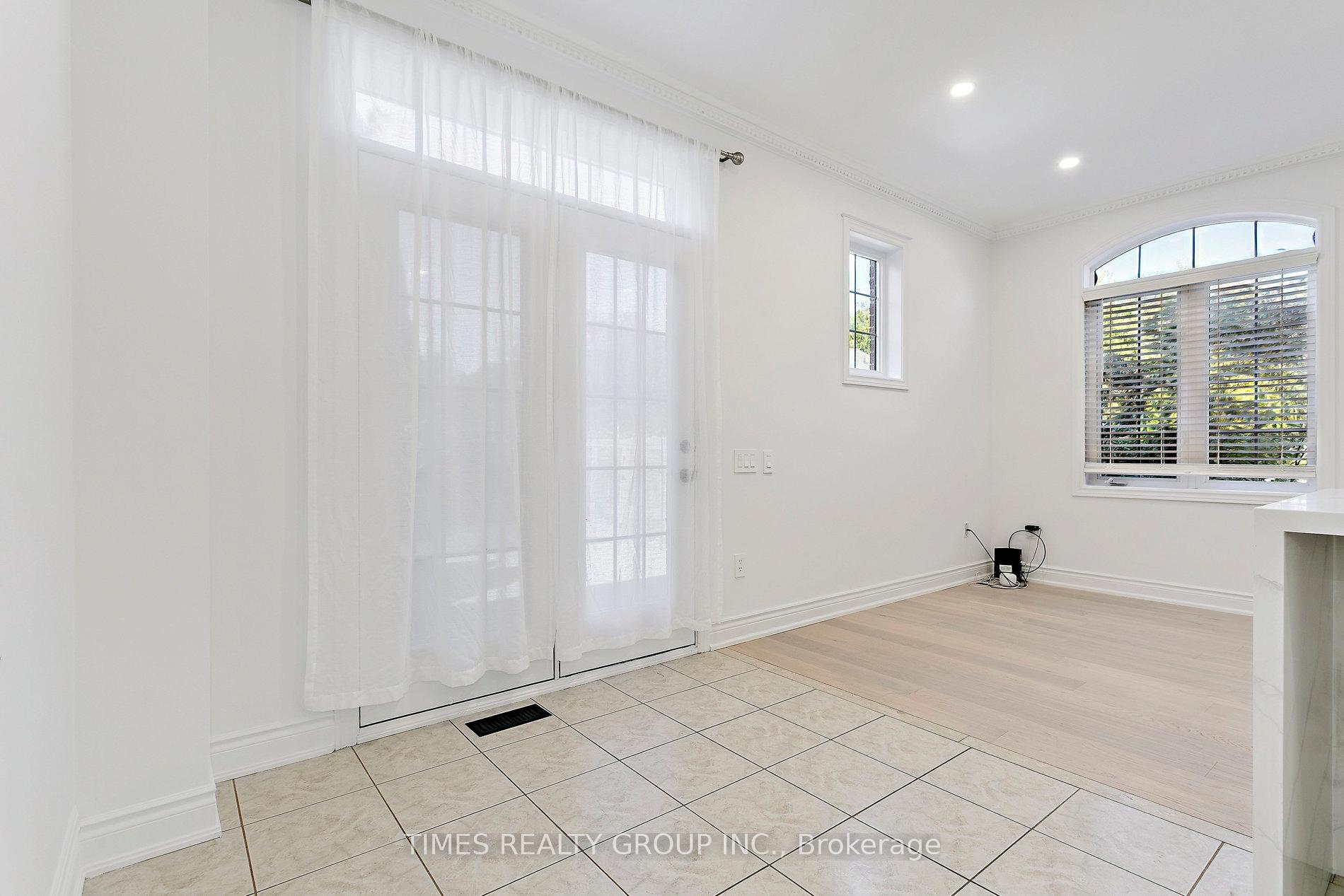 Photo 16 of 212 Creek Path Avenue, Oakville, Bronte — HOMEH