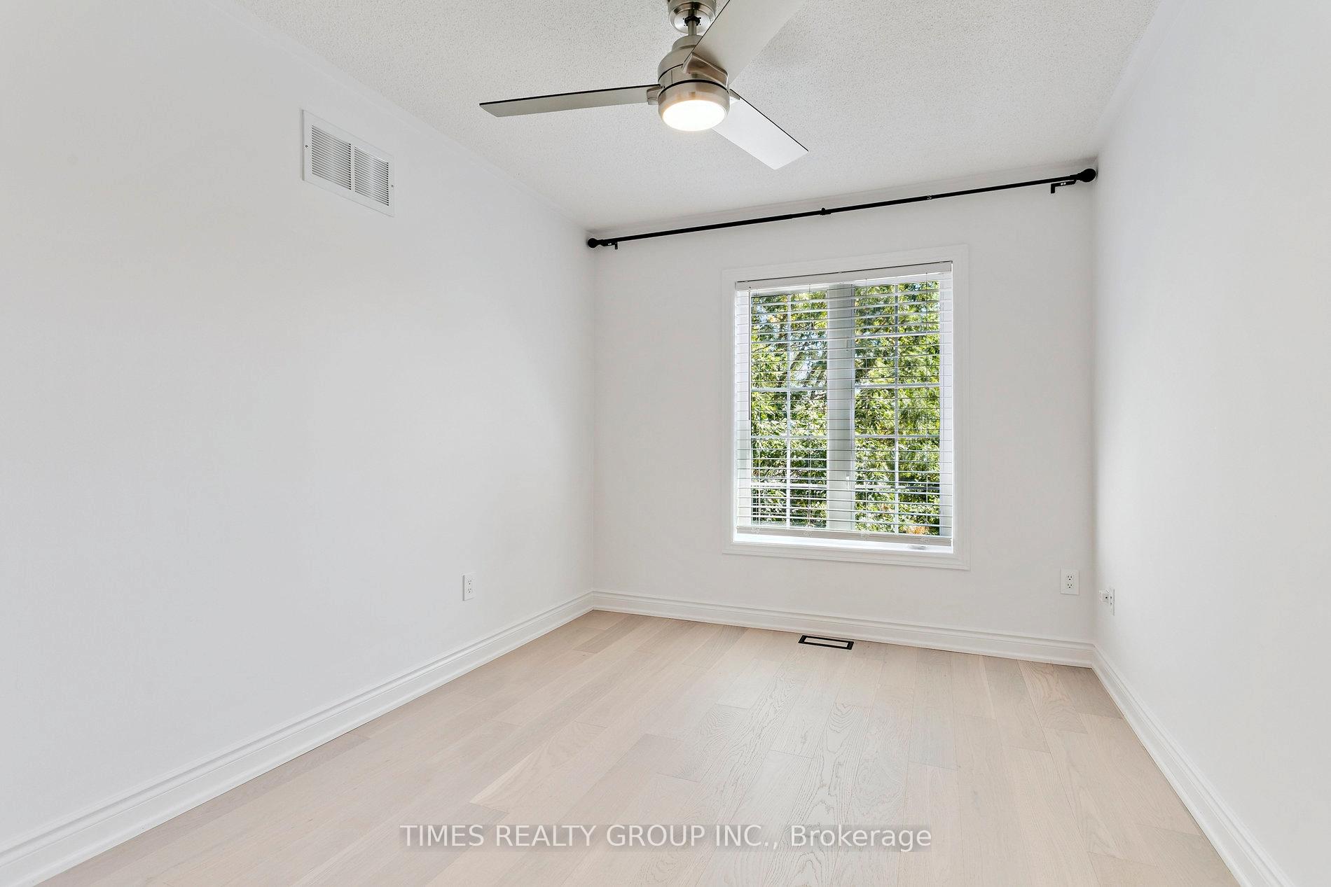 Photo 22 of 212 Creek Path Avenue, Oakville, Bronte — HOMEH