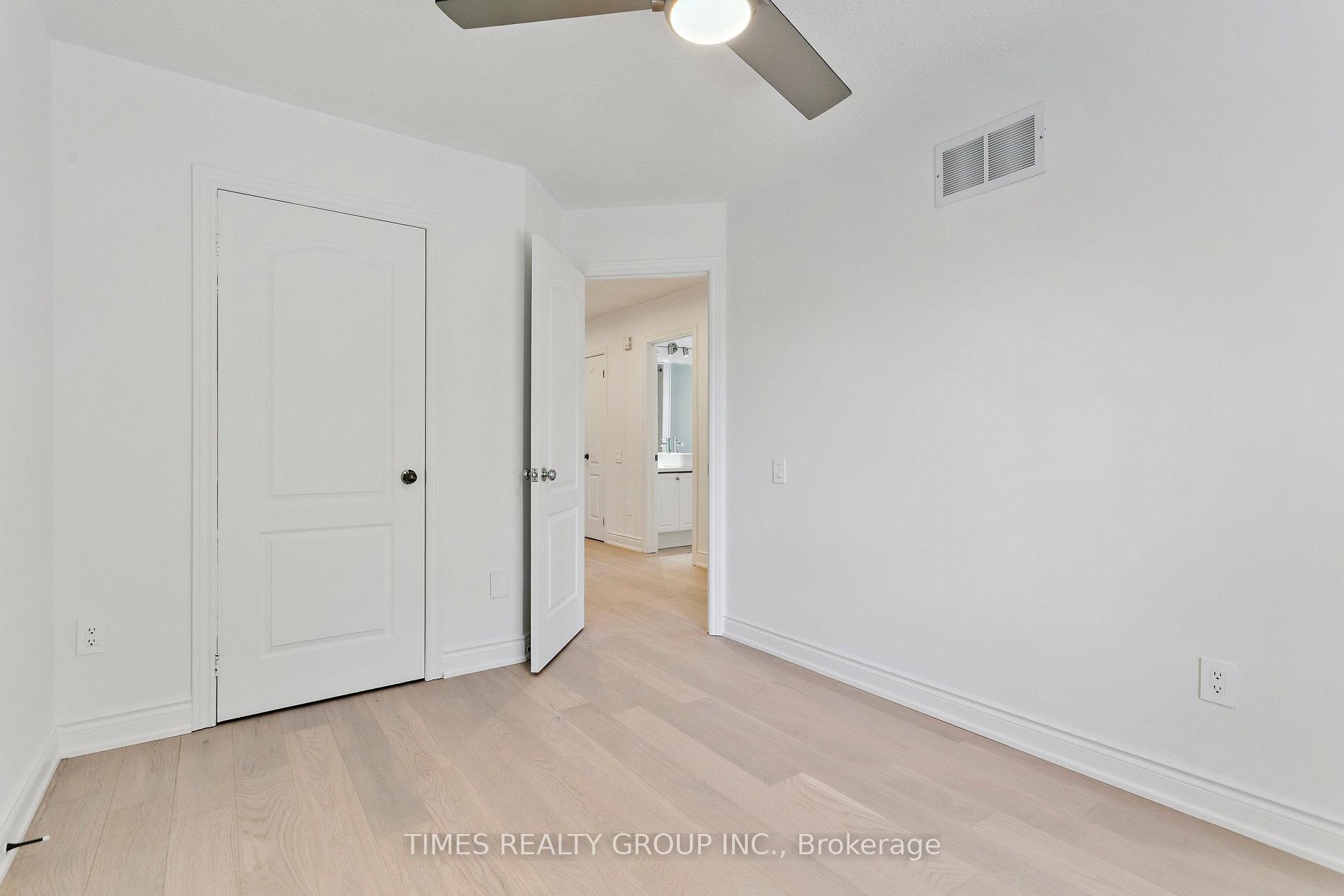 Photo 23 of 212 Creek Path Avenue, Oakville, Bronte — HOMEH