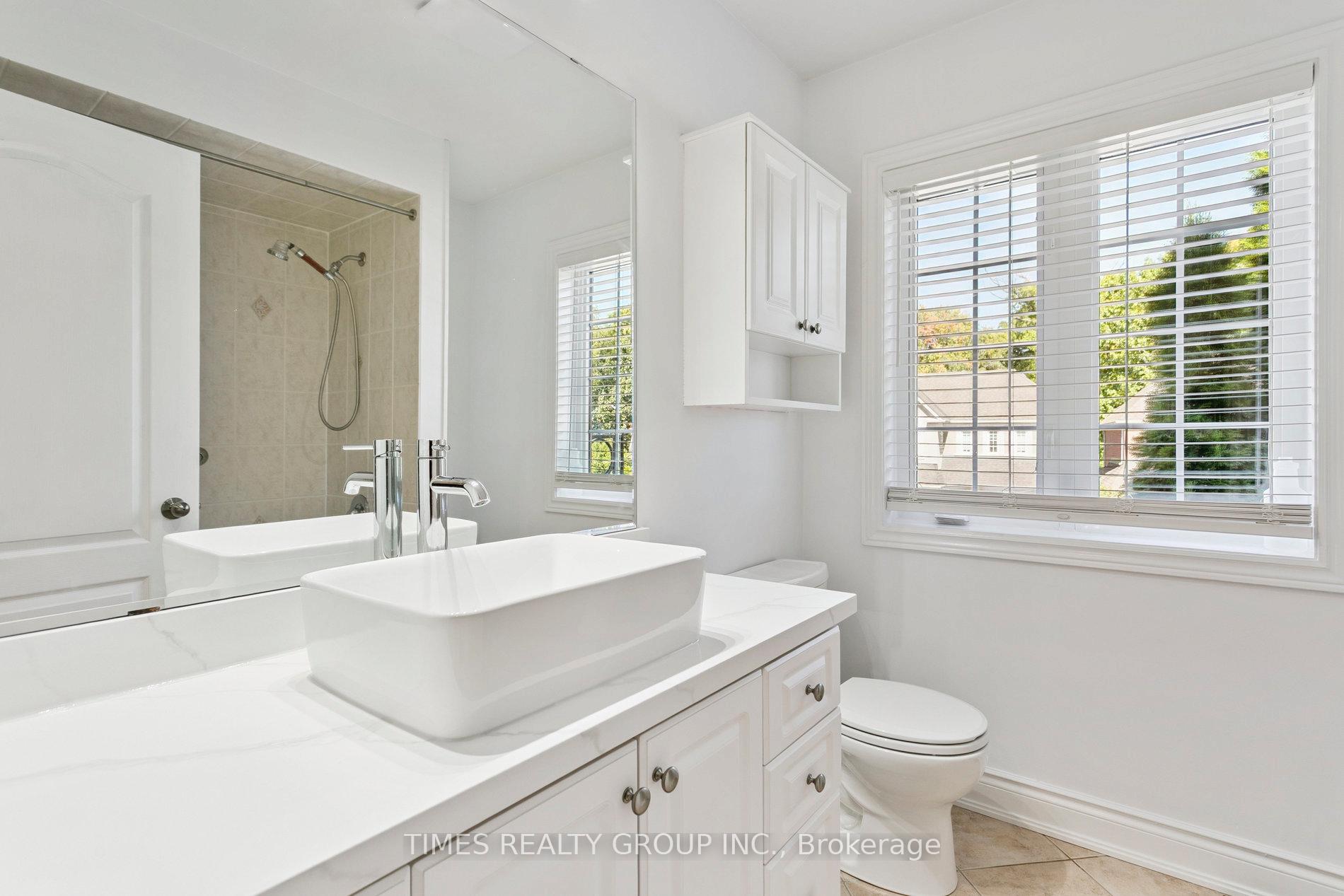 Photo 24 of 212 Creek Path Avenue, Oakville, Bronte — HOMEH
