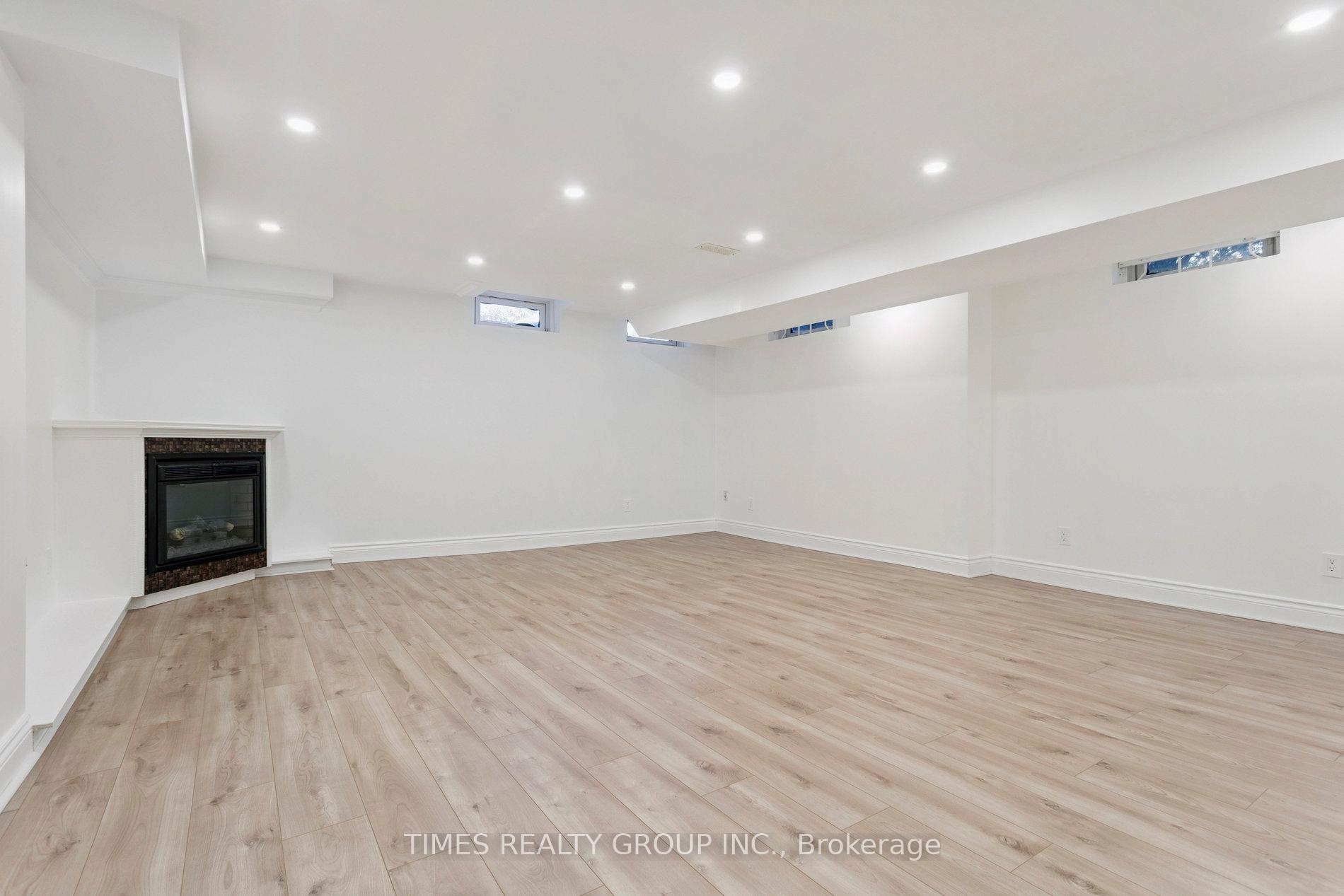 Photo 33 of 212 Creek Path Avenue, Oakville, Bronte — HOMEH