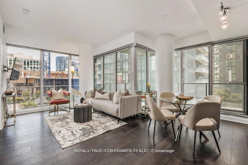 Photo 6 of Unit 1002, 125 Blue Jays Way, Toronto, Waterfront Communities — HOMEH