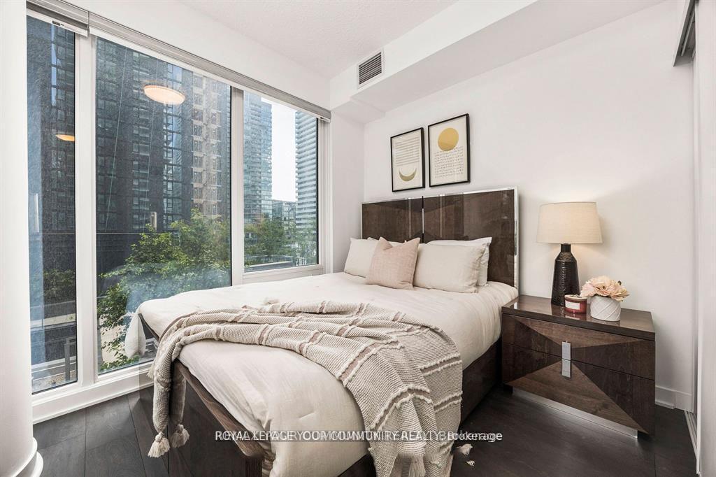 Photo 12 of Unit 1002, 125 Blue Jays Way, Toronto, Waterfront Communities — HOMEH