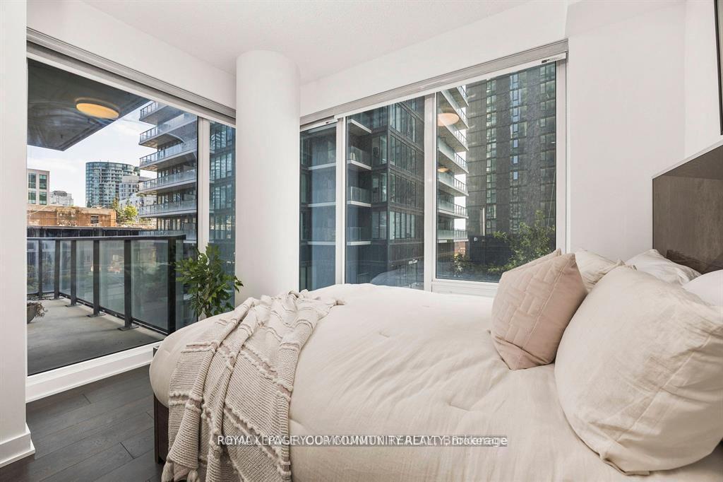 Photo 13 of Unit 1002, 125 Blue Jays Way, Toronto, Waterfront Communities — HOMEH