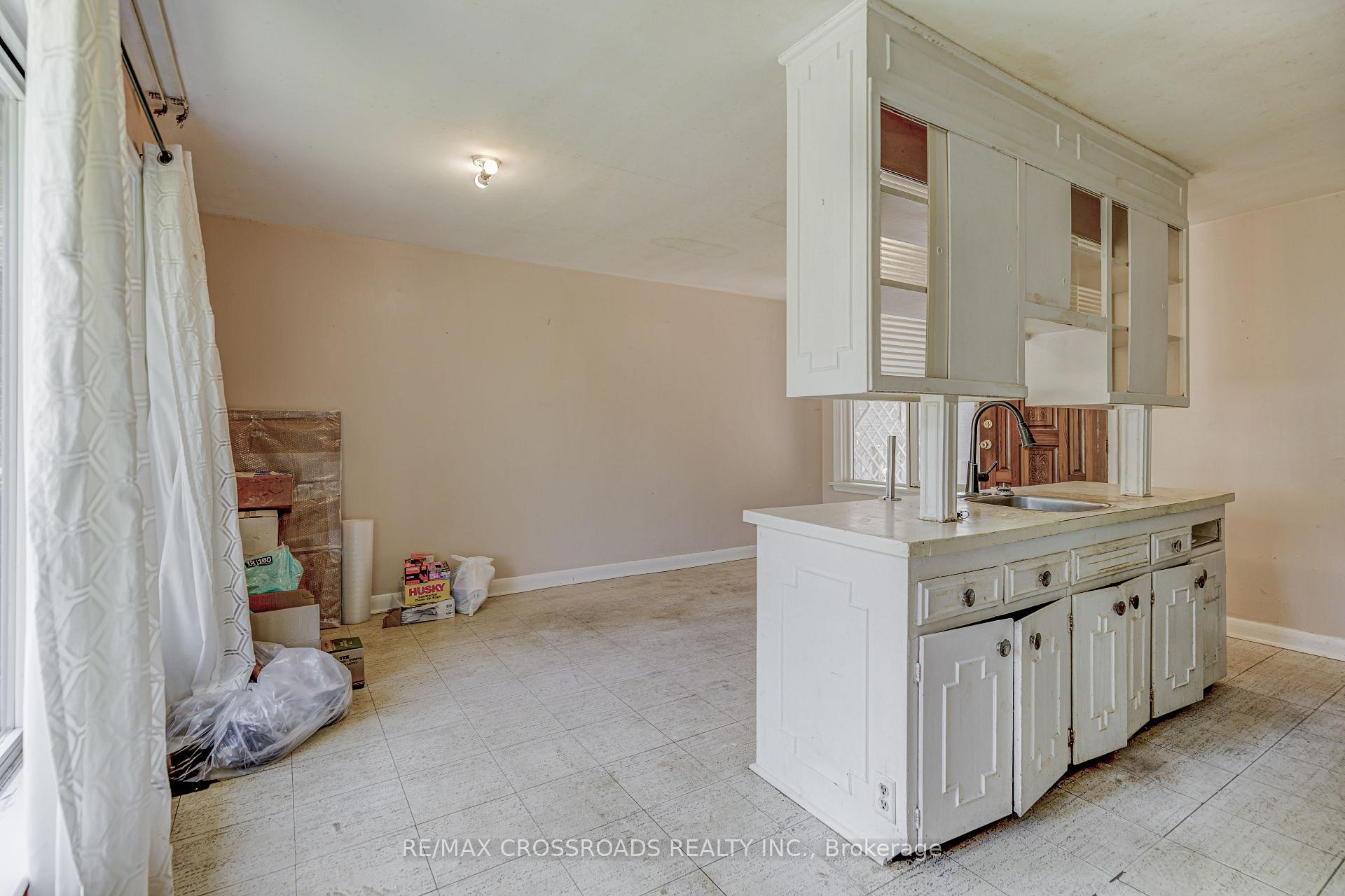 Photo 3 of 59 Stansbury Crescent, Scarborough, Eglinton East — HOMEH