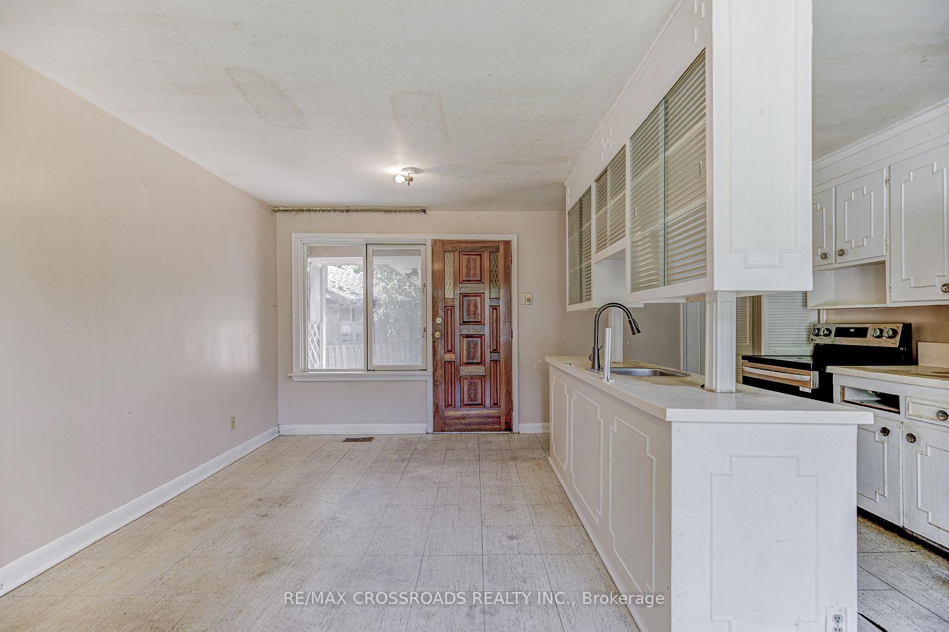 Photo 4 of 59 Stansbury Crescent, Scarborough, Eglinton East — HOMEH