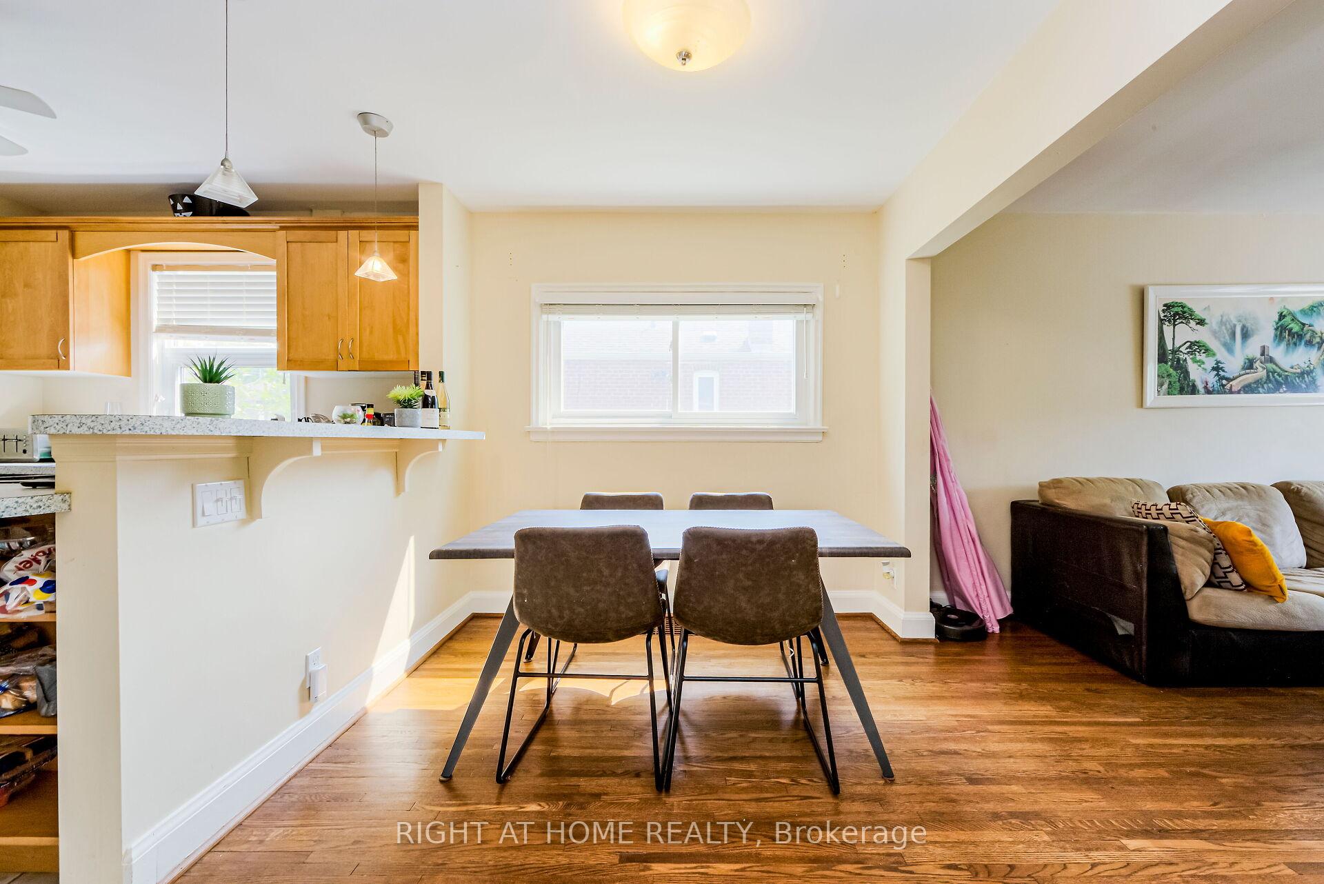 Photo 11 of 32 Florens Avenue, Scarborough, Clairlea-Birchmount — HOMEH