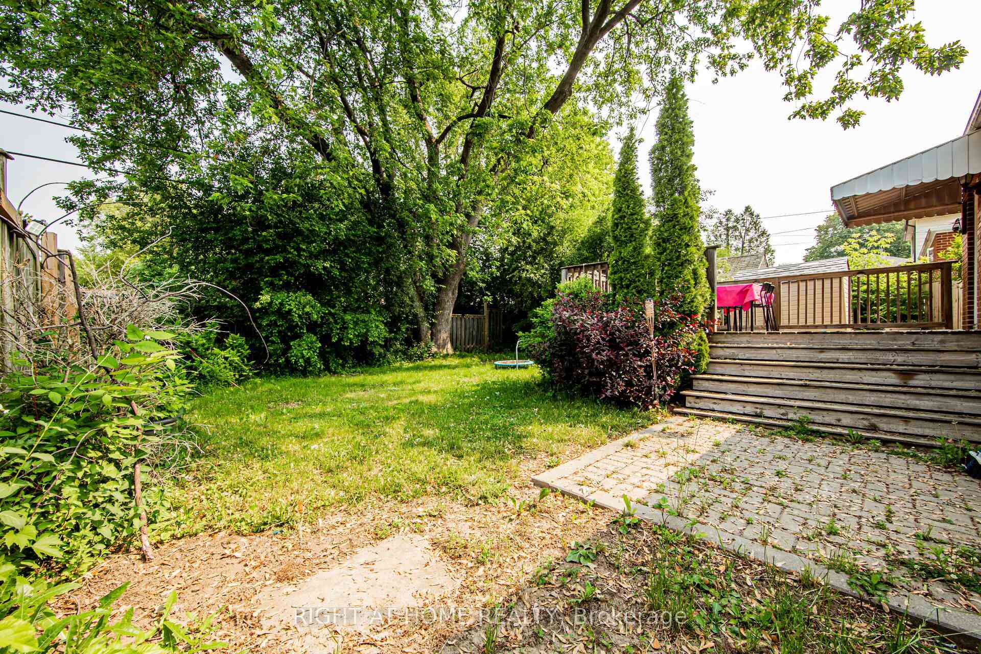 Photo 25 of 32 Florens Avenue, Scarborough, Clairlea-Birchmount — HOMEH