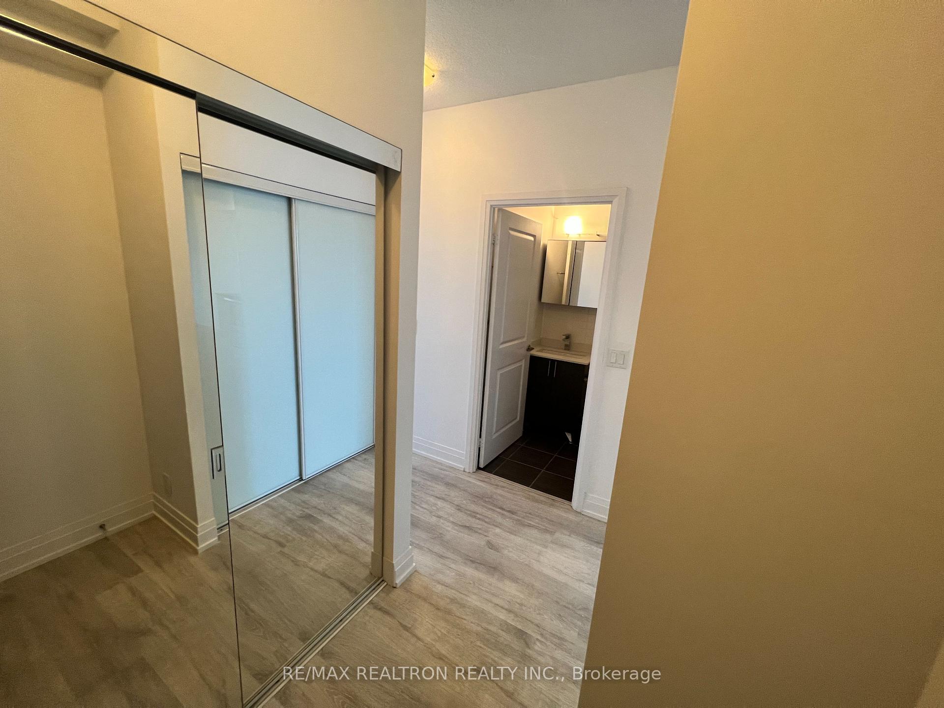 Photo 8 of Unit 2008, 7890 Bathurst Street, Vaughan, Beverley Glen — HOMEH