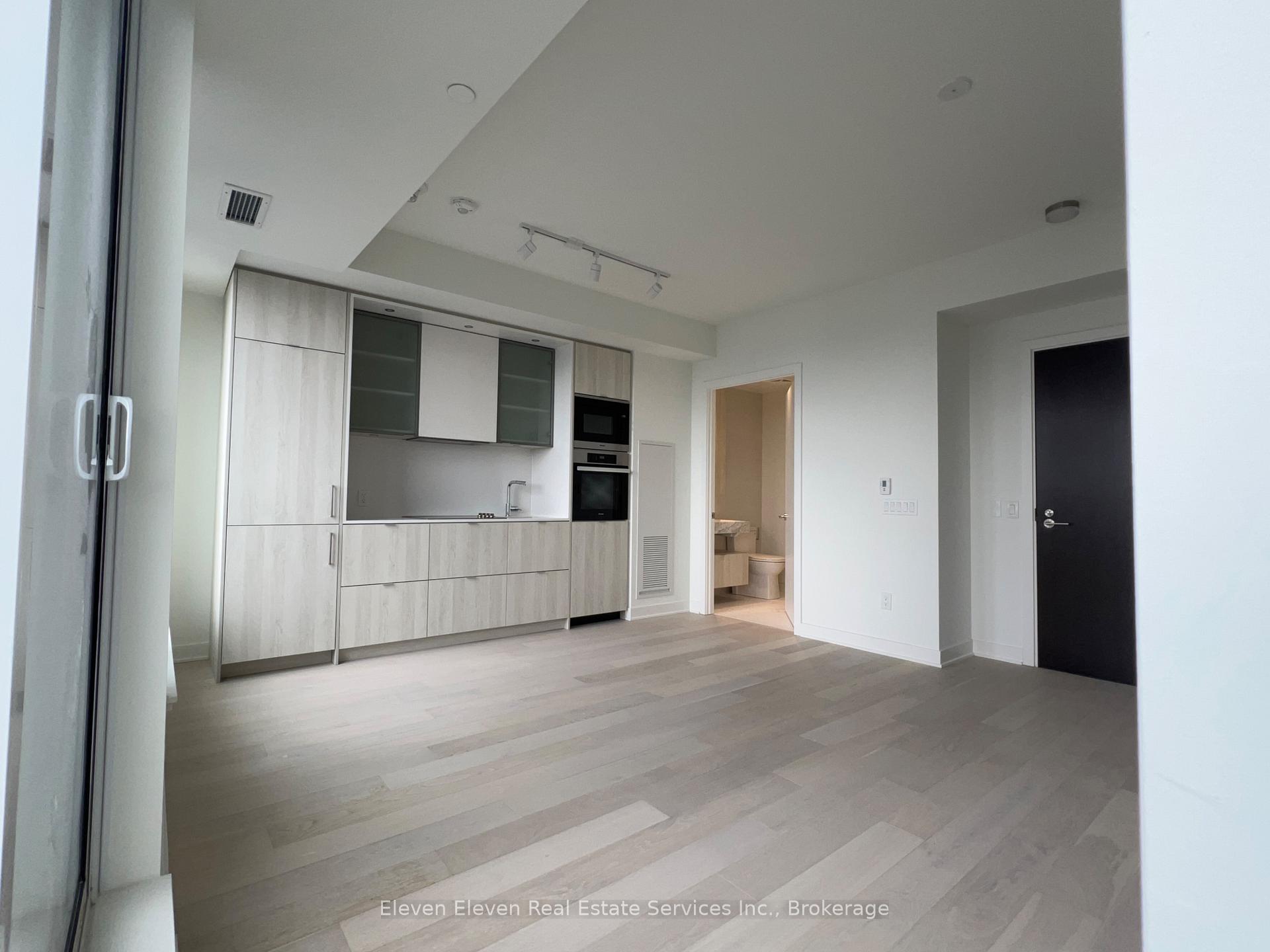 Front of Unit 2402, 11 Yorkville Avenue