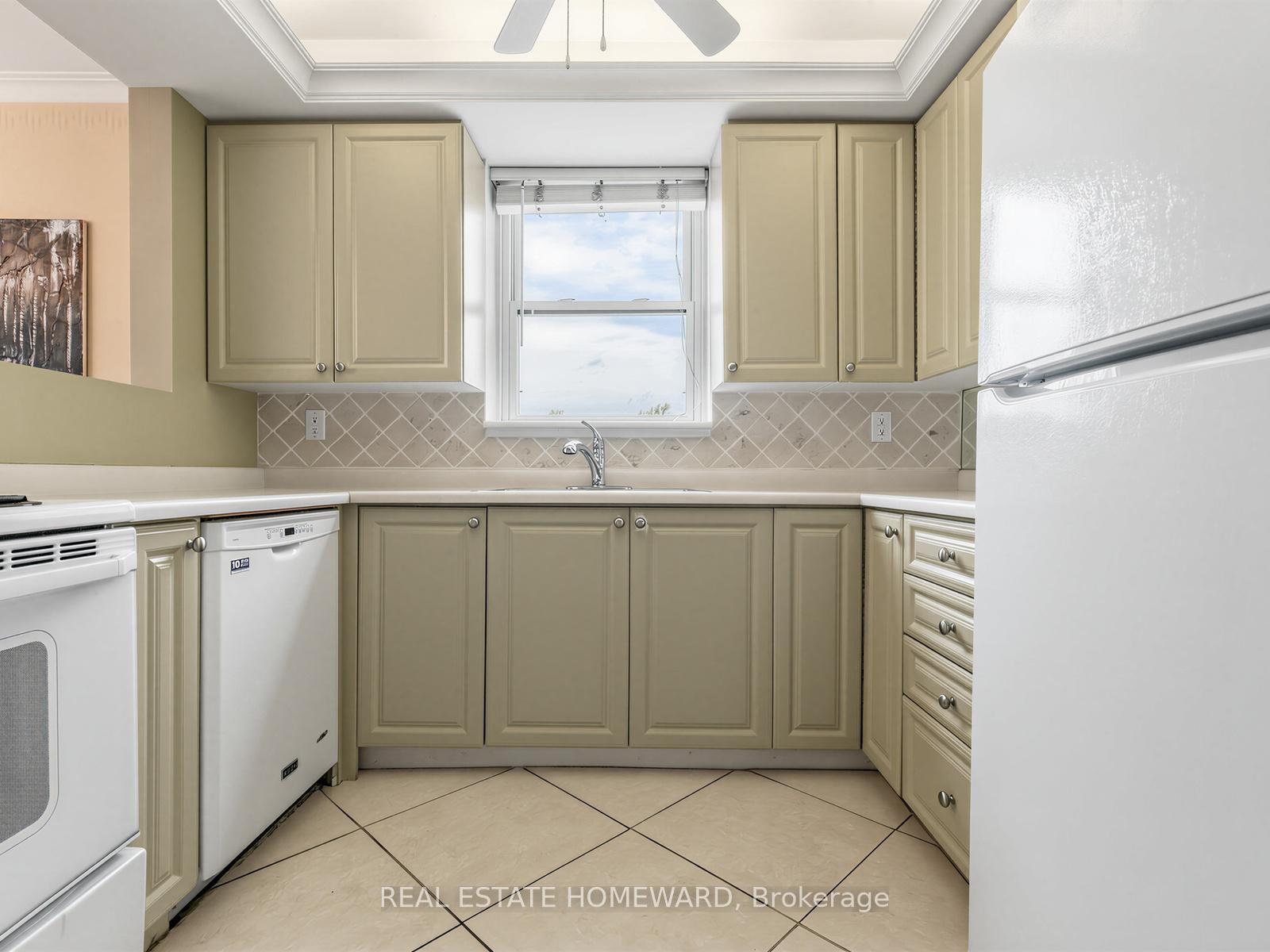 Photo 15 of Unit 309, 30 Elm Avenue, Toronto, Rosedale-Moore Park — HOMEH