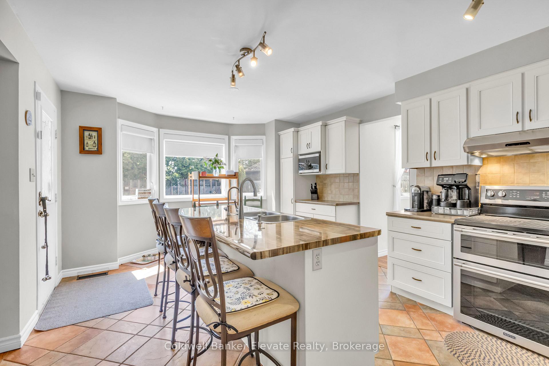 Photo 14 of 359 Lexington Road, Waterloo, Lexington — HOMEH