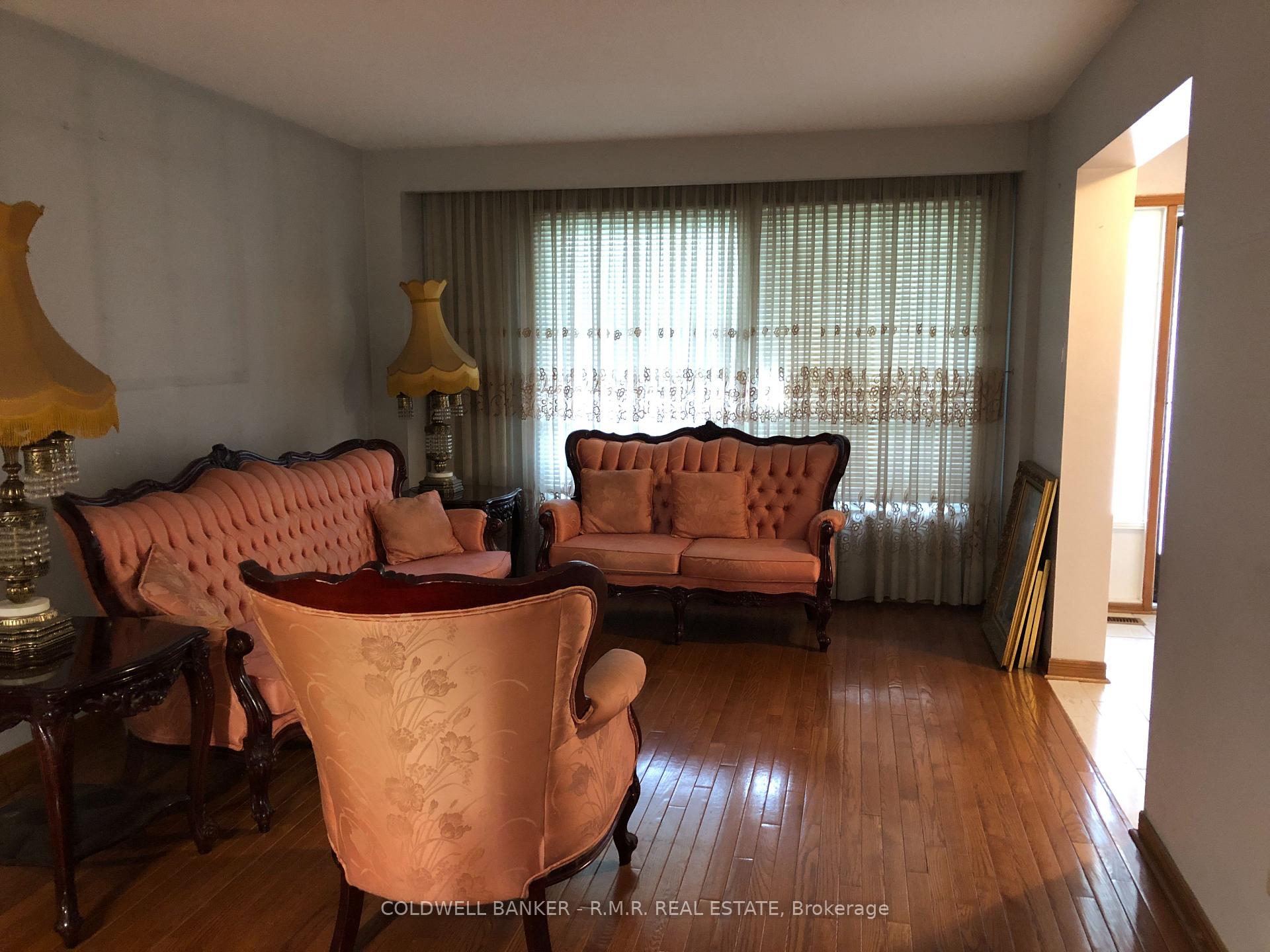 Photo 5 of 5 Brownridge Crescent, Etobicoke, West Humber-Clairville — HOMEH