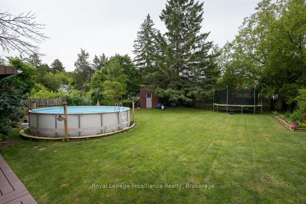 Photo 5 of 92 Wallbridge Crescent, Belleville, Belleville Ward — HOMEH