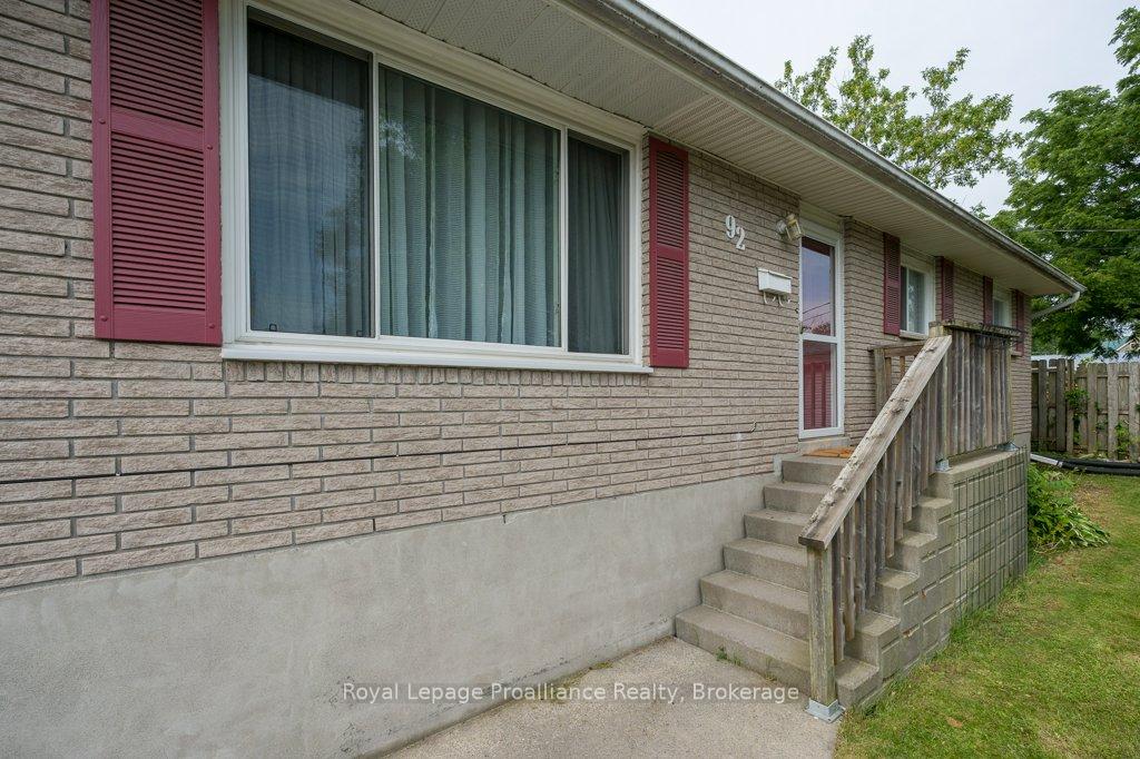 Photo 7 of 92 Wallbridge Crescent, Belleville, Belleville Ward — HOMEH