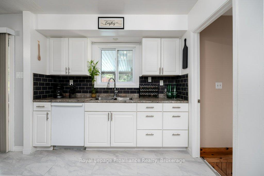 Photo 16 of 92 Wallbridge Crescent, Belleville, Belleville Ward — HOMEH