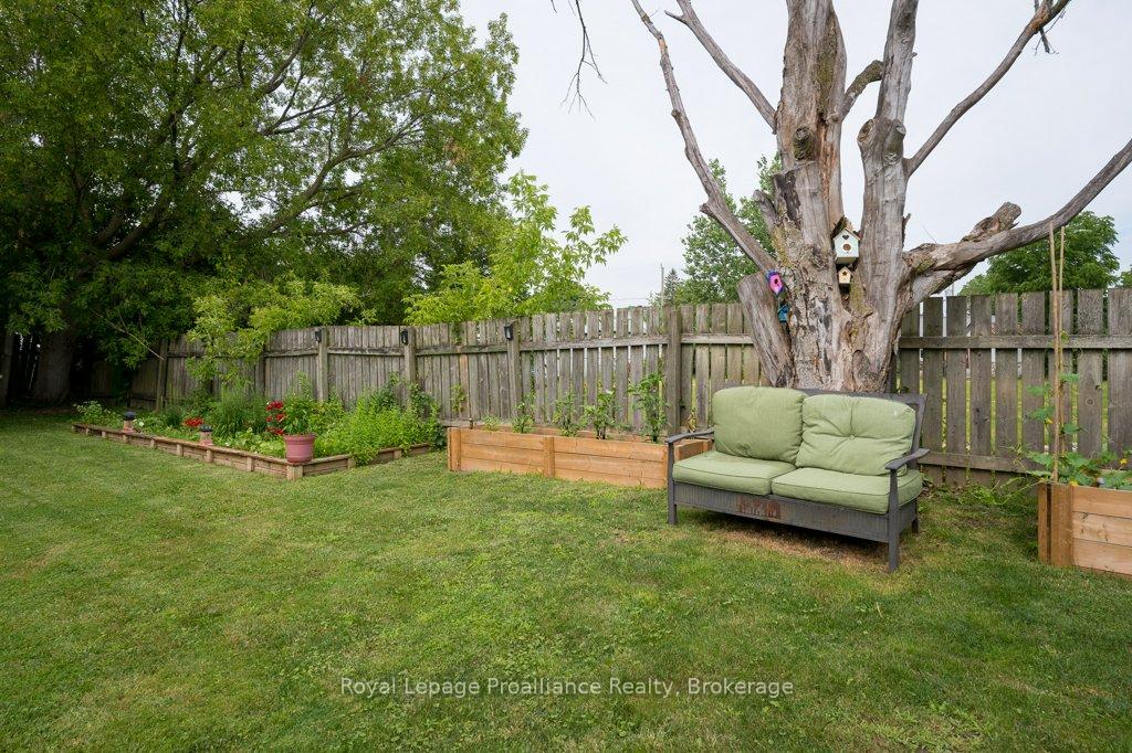 Photo 39 of 92 Wallbridge Crescent, Belleville, Belleville Ward — HOMEH