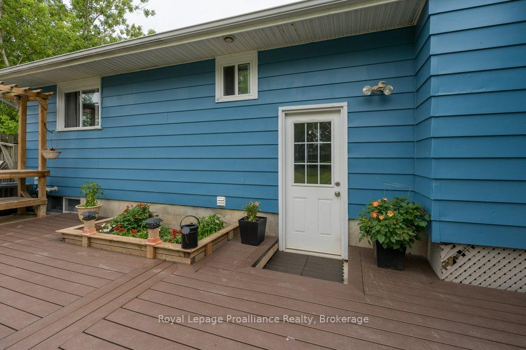 Photo 43 of 92 Wallbridge Crescent, Belleville, Belleville Ward — HOMEH