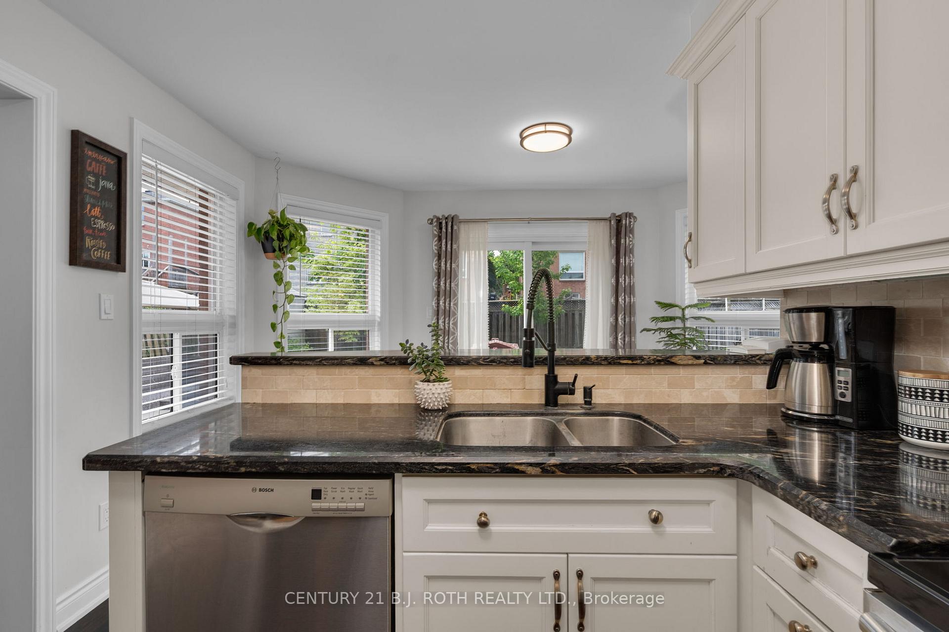 Photo 6 of 16 Longman Drive, Barrie, Northwest — HOMEH