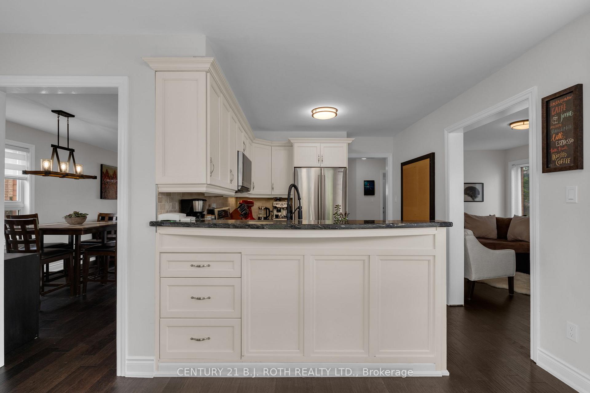 Photo 7 of 16 Longman Drive, Barrie, Northwest — HOMEH