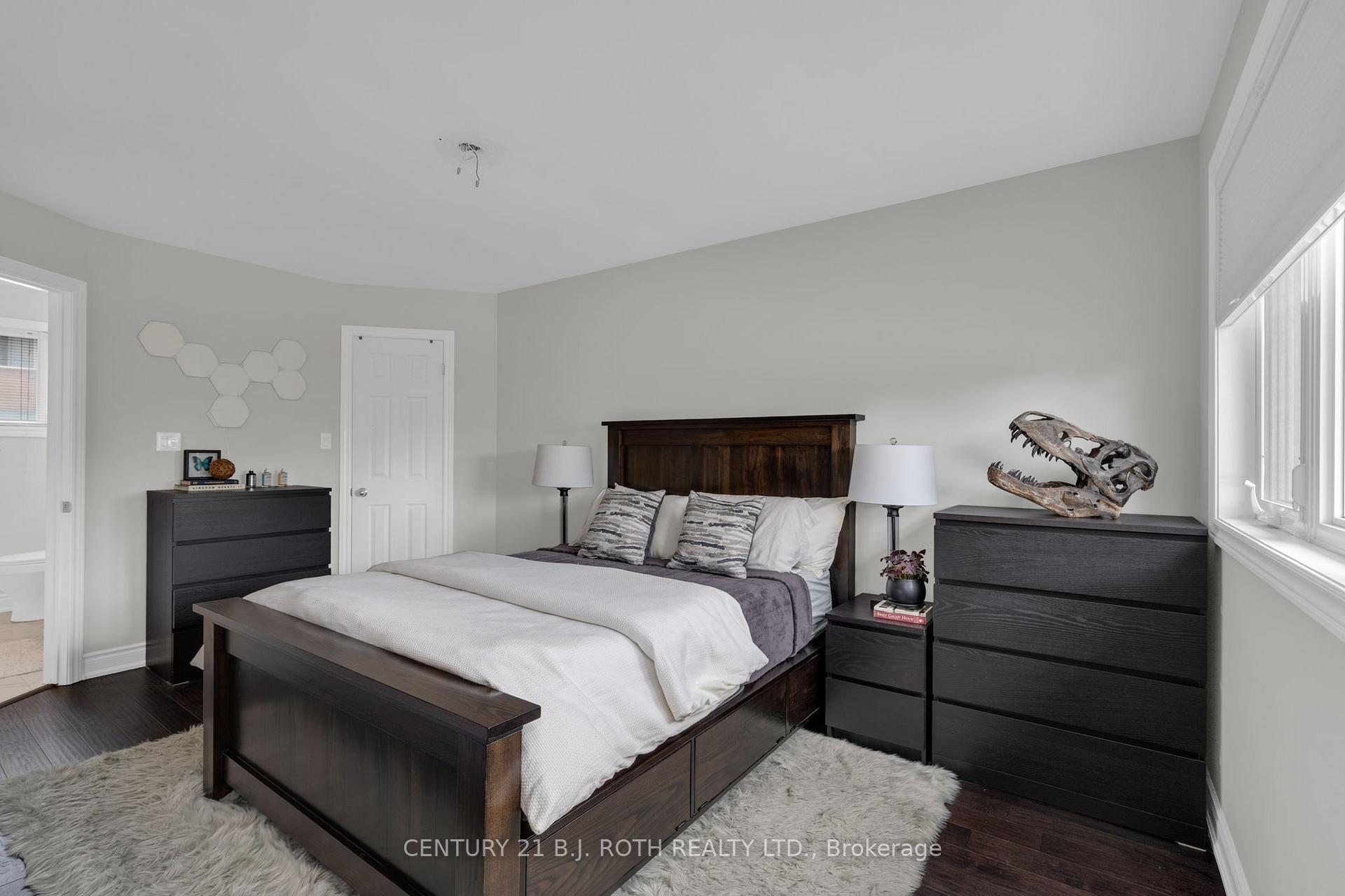 Photo 16 of 16 Longman Drive, Barrie, Northwest — HOMEH