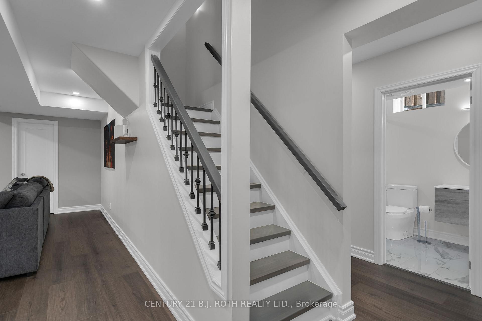 Photo 24 of 16 Longman Drive, Barrie, Northwest — HOMEH