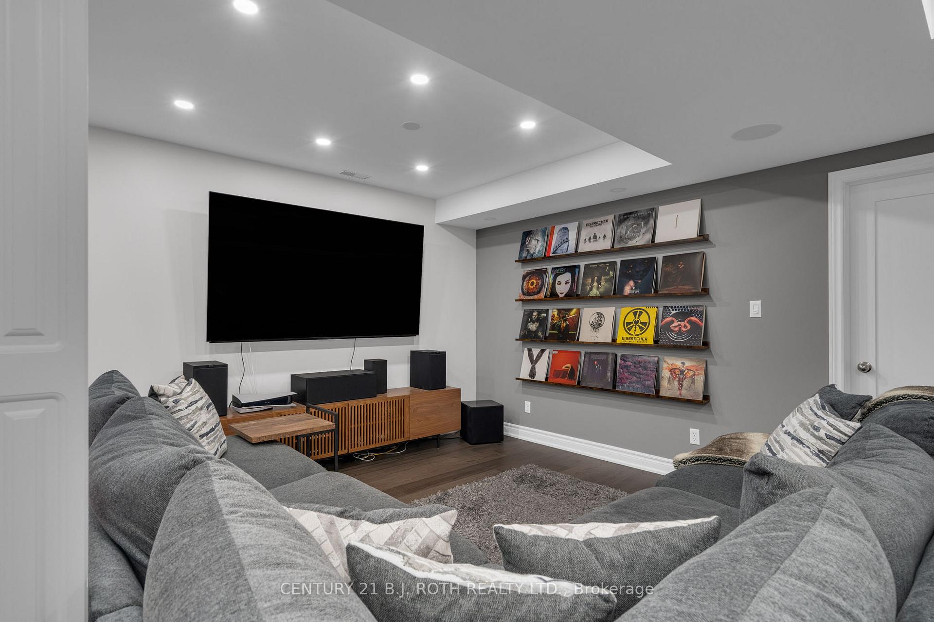 Photo 25 of 16 Longman Drive, Barrie, Northwest — HOMEH