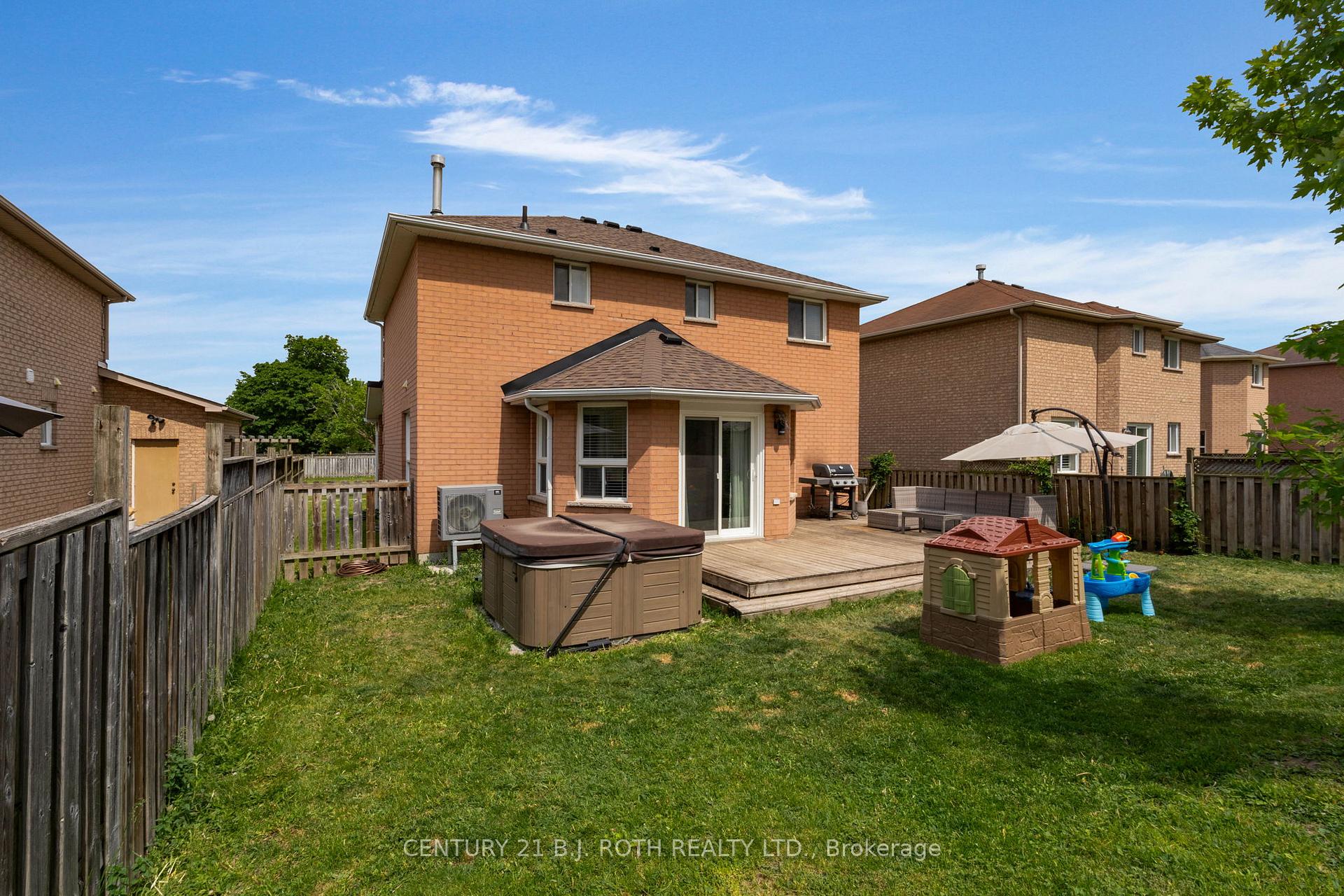 Photo 30 of 16 Longman Drive, Barrie, Northwest — HOMEH