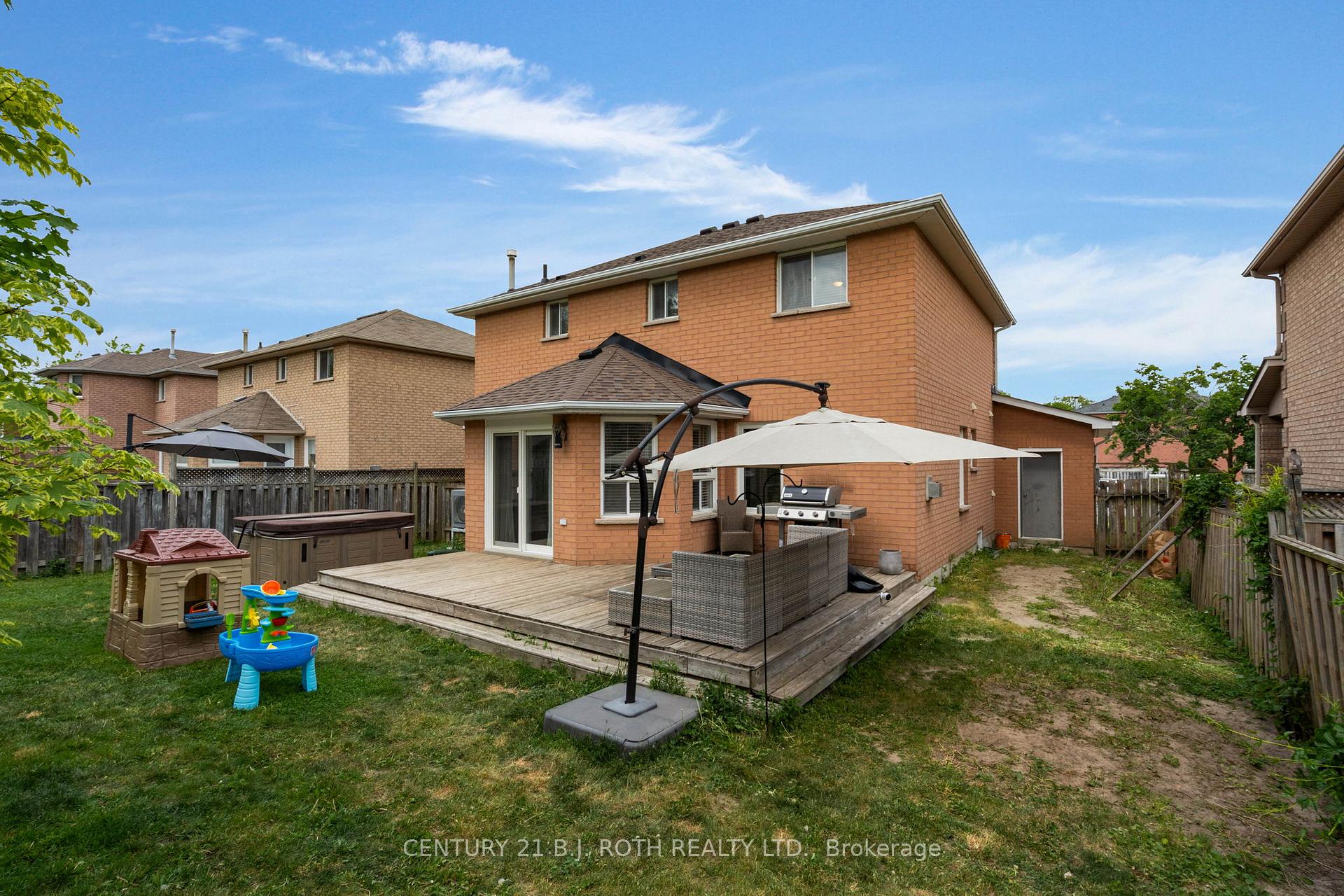 Photo 31 of 16 Longman Drive, Barrie, Northwest — HOMEH